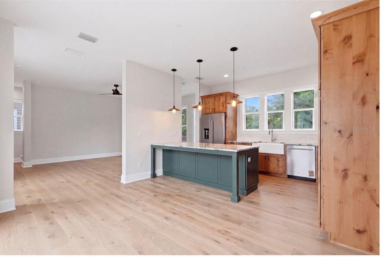 2nd Floor Living Room and Kitchen with Balcony - 2532 1ST AVE N, ST PETERSBURG