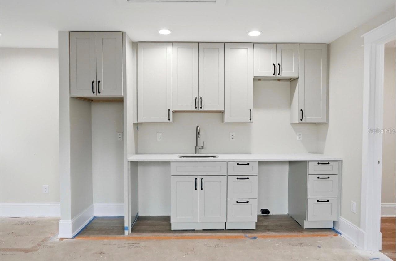 ADU 377 sq ft Studio with Walk in Closet, W/D hookup and Full Bathroom (Kitchenette Current View) - 2532 1ST AVE N, ST PETERSBURG