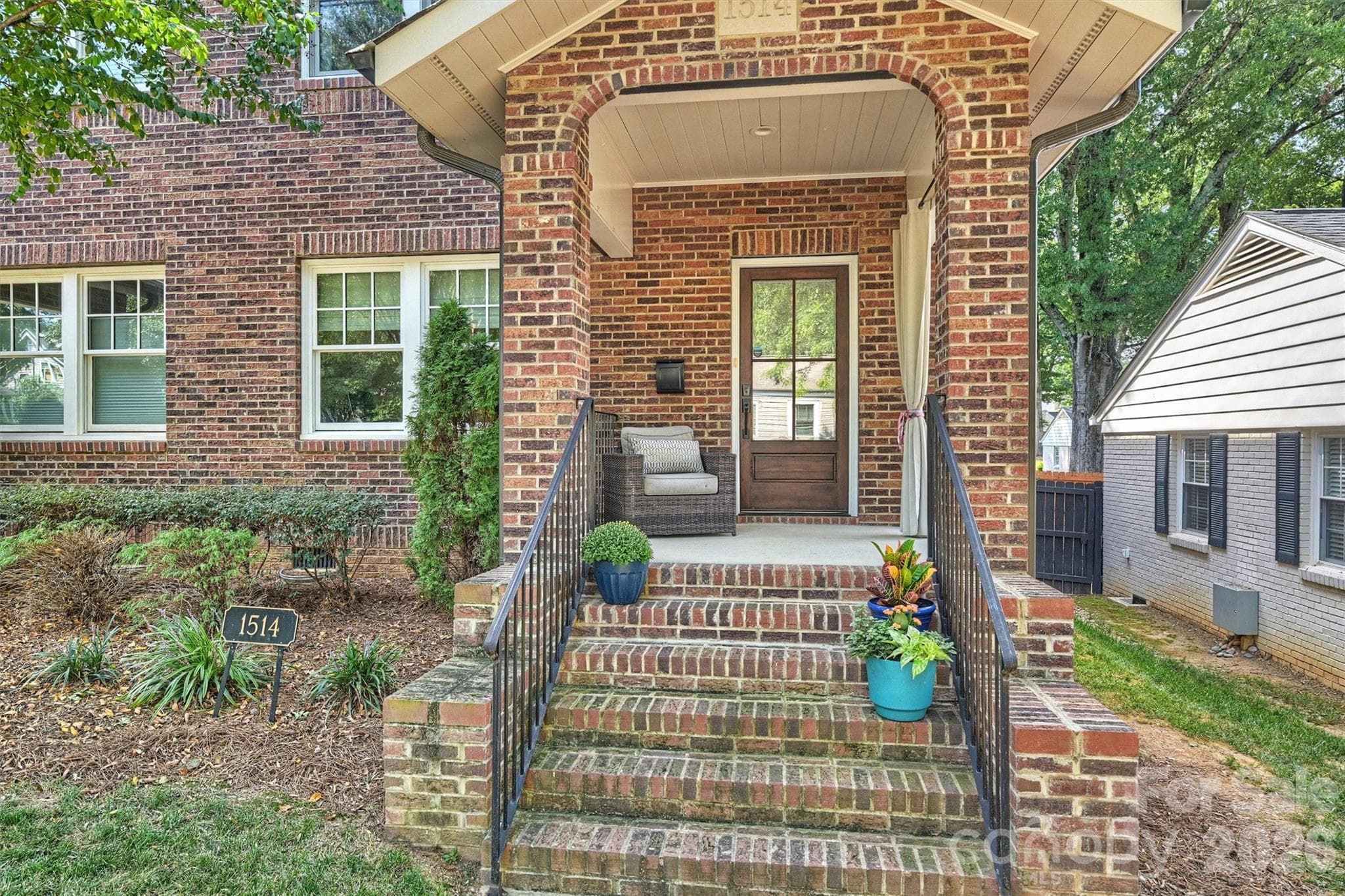Condominium at 1514 Kensington Drive, Charlotte, photo 2 of 28