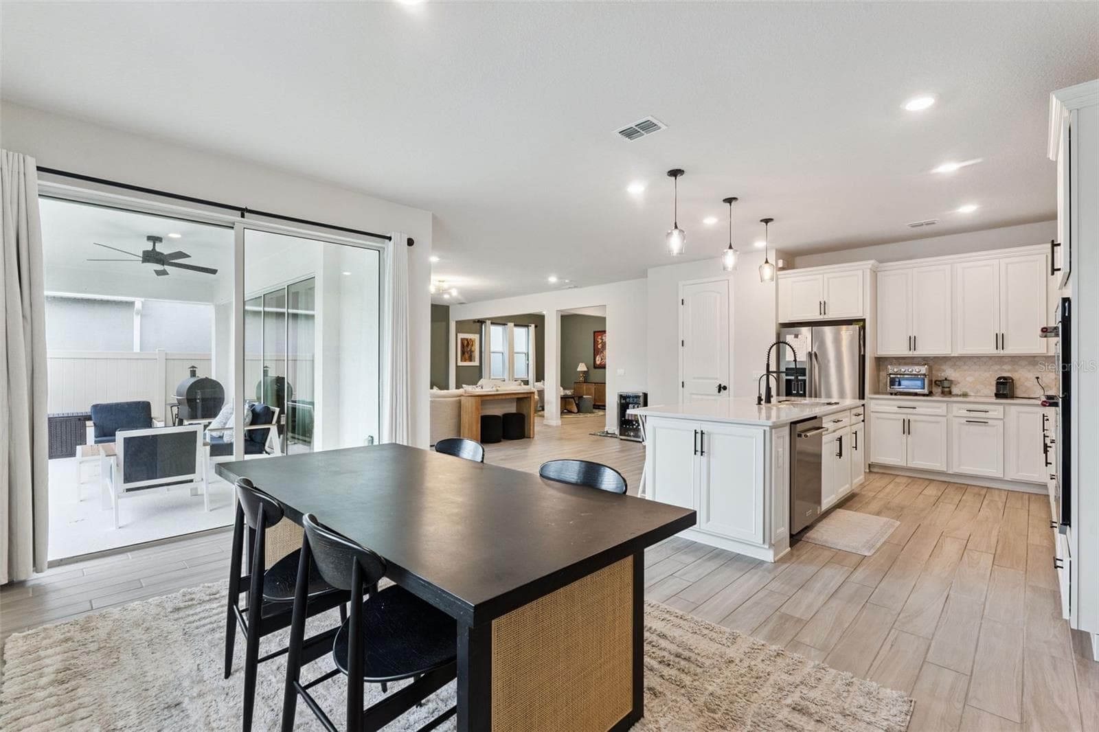 Kitchen and dinette - 5664 OAK KNOLL DR, ST CLOUD