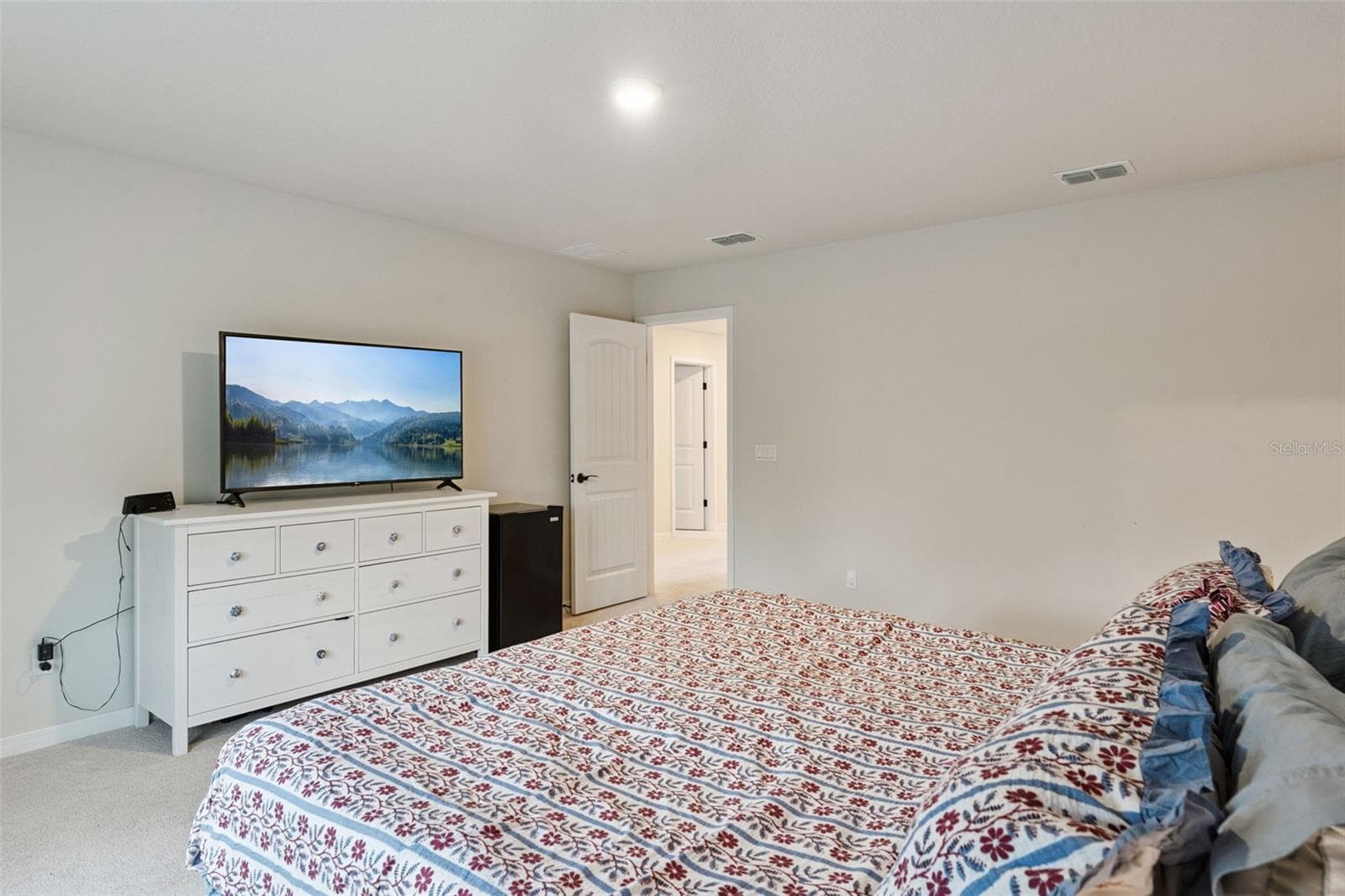 Primary bedroom - 5664 OAK KNOLL DR, ST CLOUD