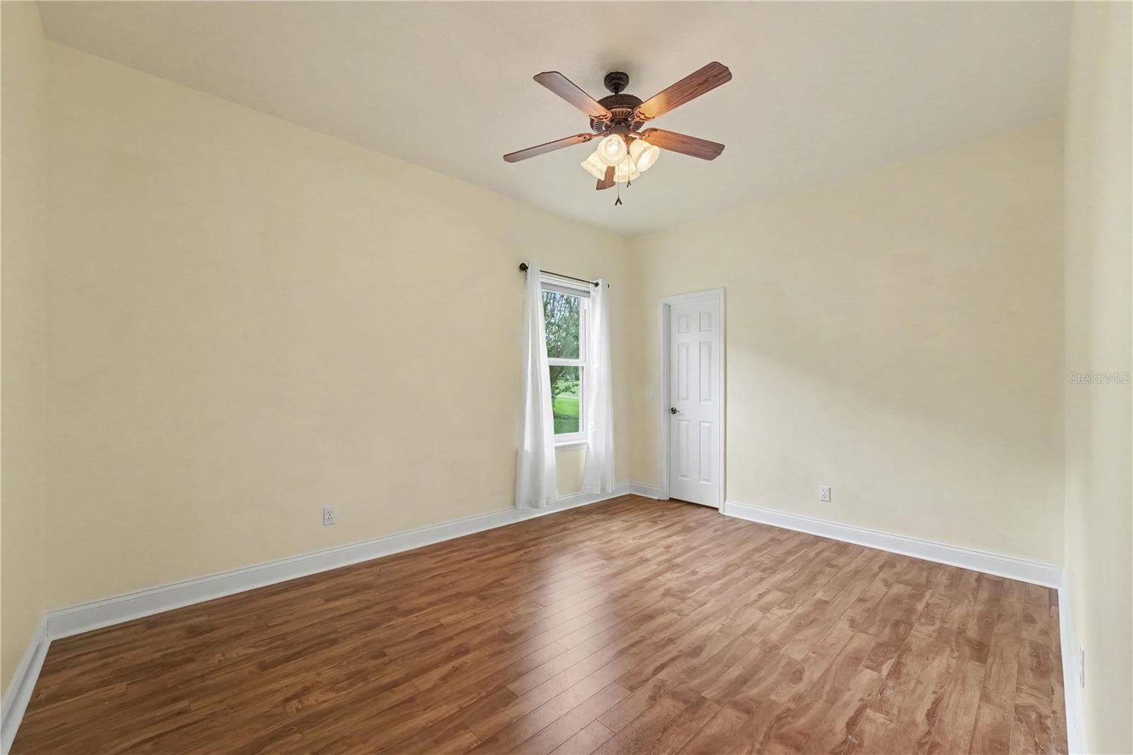 Single Family Residence at 745 OSPREY LANDING DR, LAKELAND, photo 27 of 54