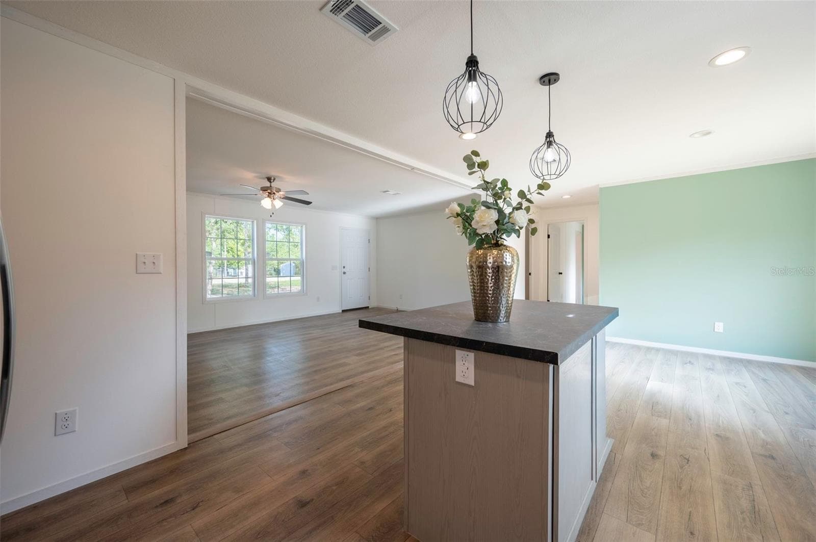 Manufactured Home at 11691 NE 106TH CT, ARCHER, photo 18 of 39