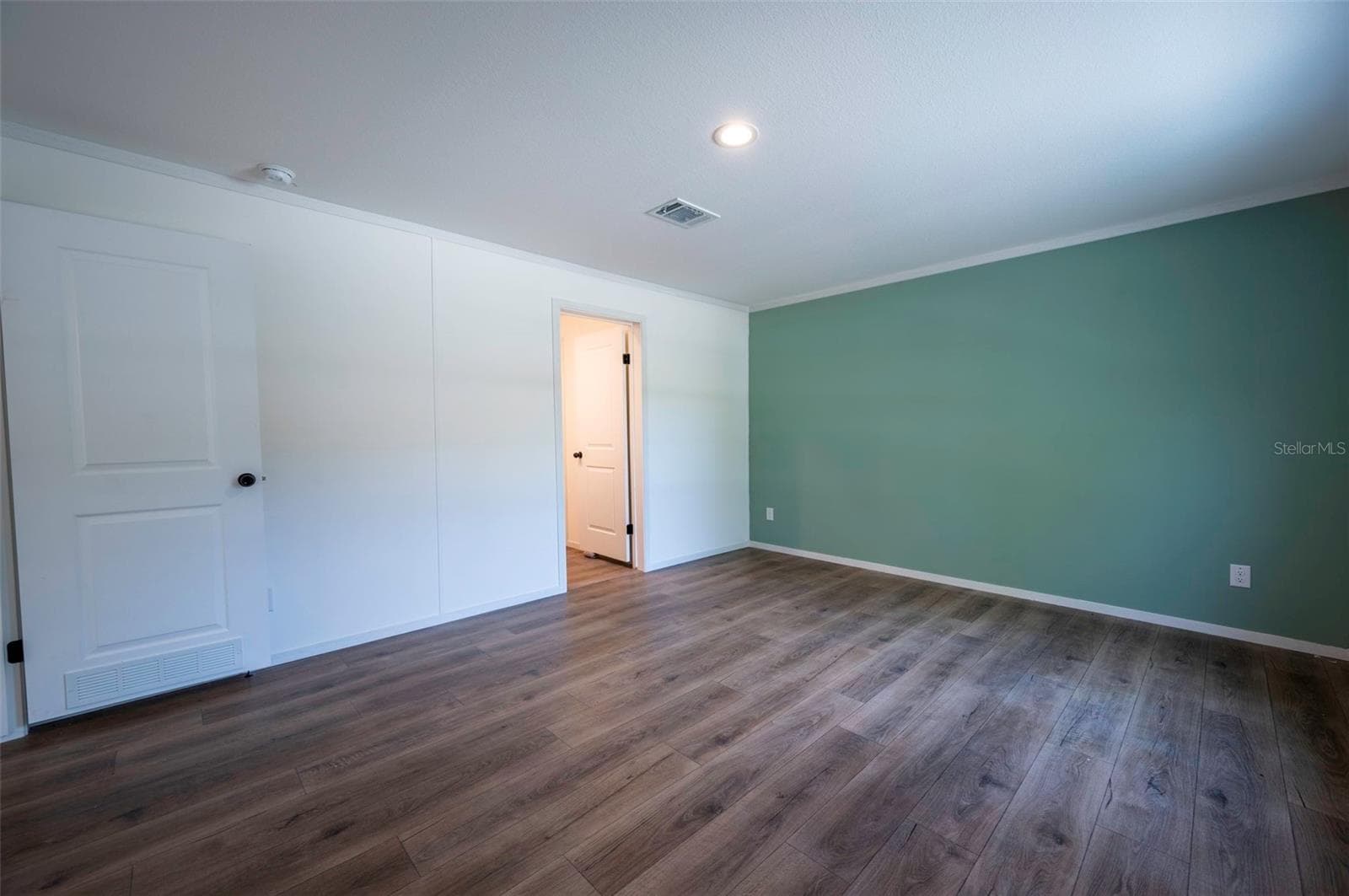 primary suite - 11691 NE 106TH CT, ARCHER