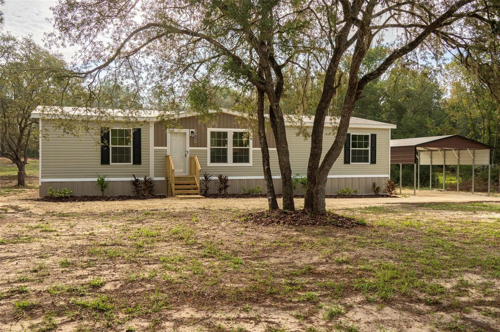Manufactured Home at 11691 NE 106TH CT, ARCHER, photo 6 of 39