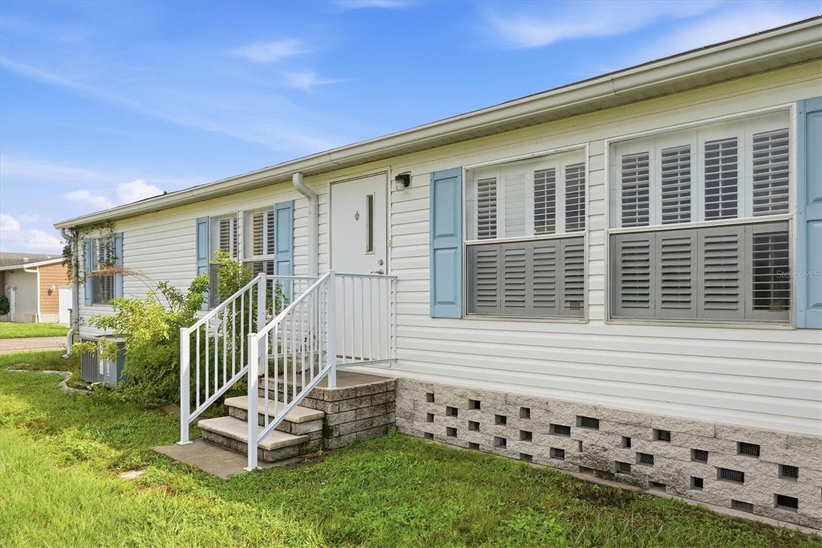 Manufactured Home at 583 PORTSIDE DR, NORTH PORT, photo 60 of 82