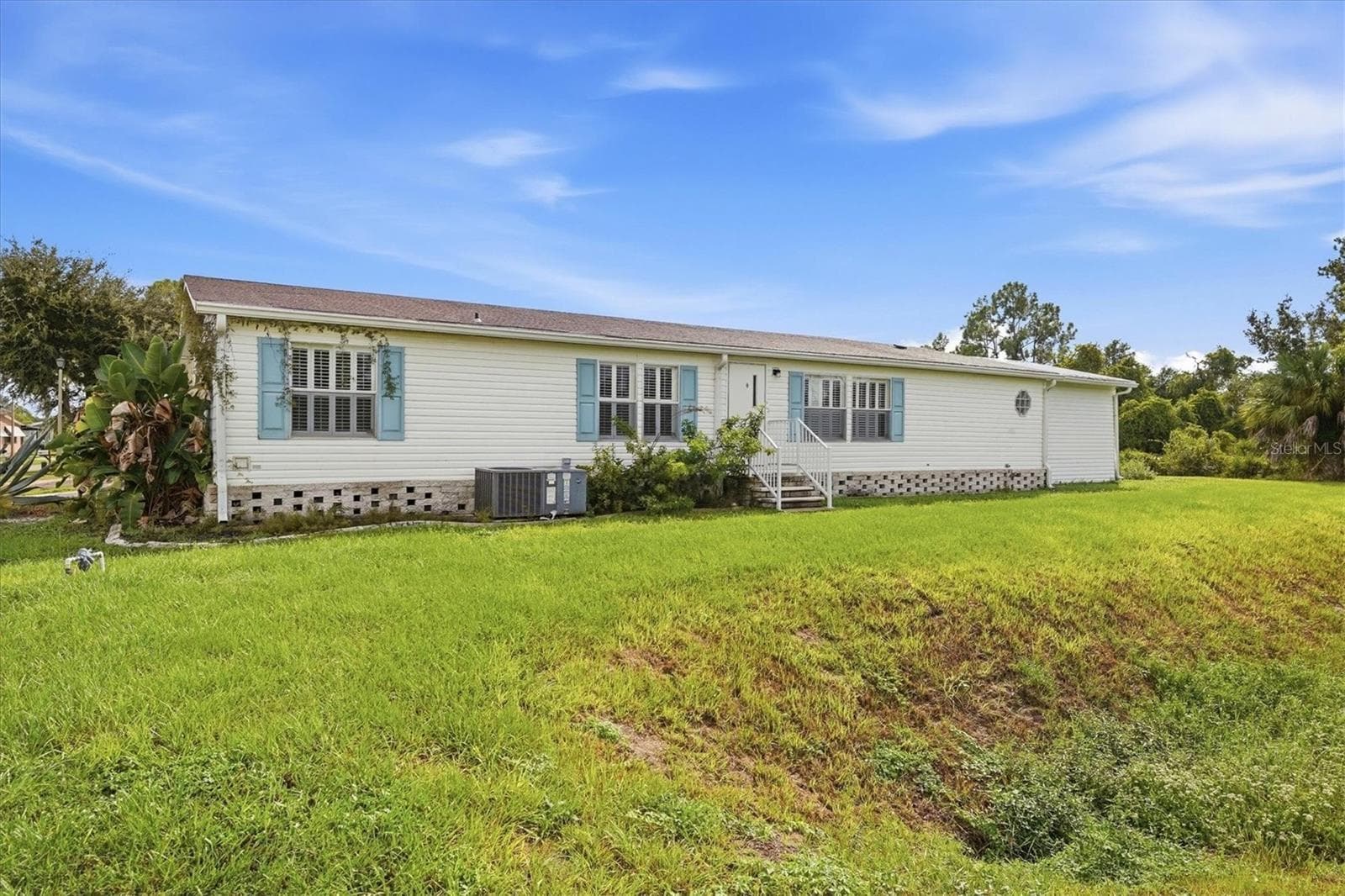 Manufactured Home at 583 PORTSIDE DR, NORTH PORT, photo 62 of 82