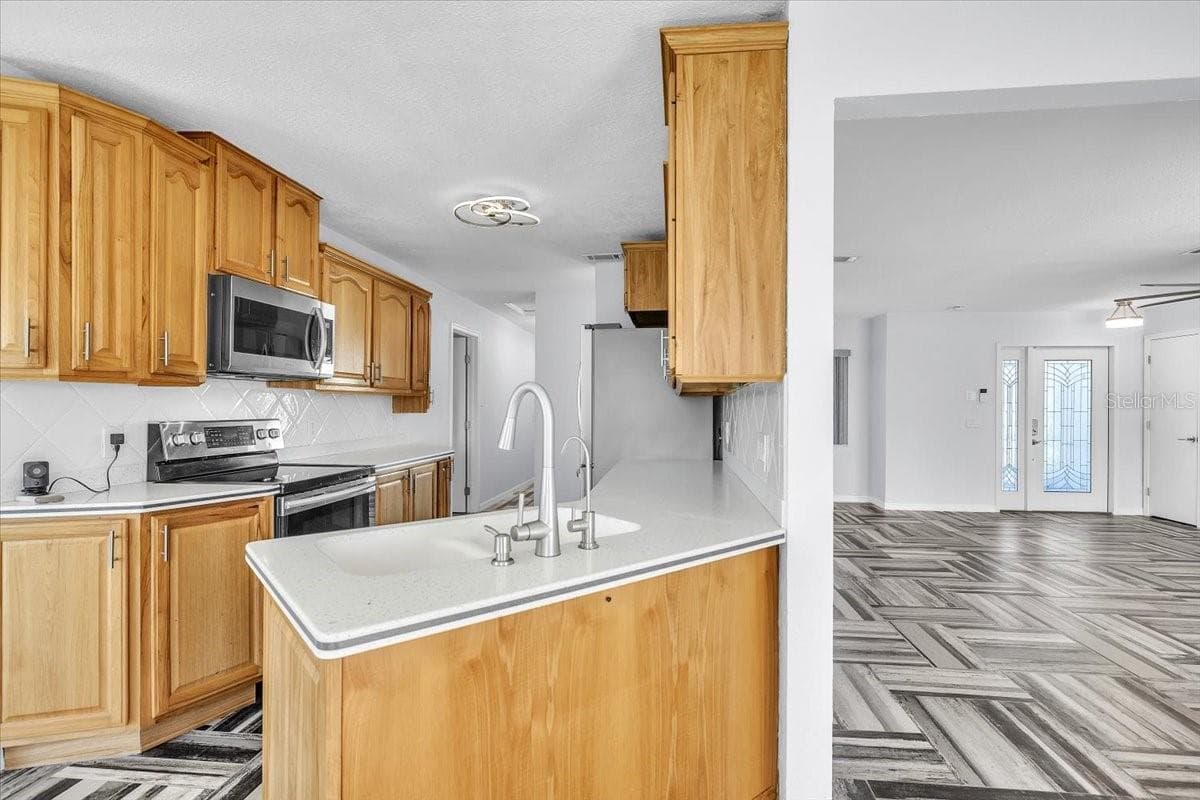 Single Family Residence at 795 S ELLICOTT CIR, PORT CHARLOTTE, photo 15 of 86