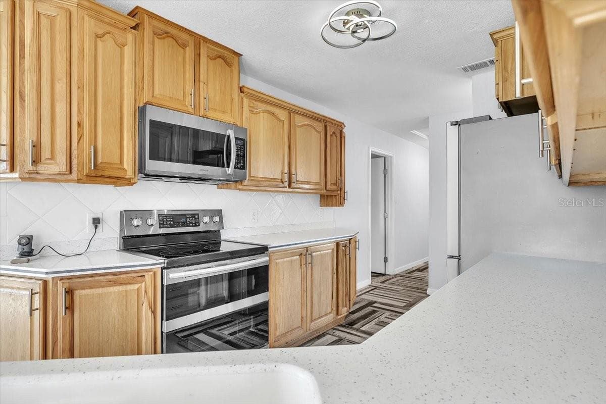 Single Family Residence at 795 S ELLICOTT CIR, PORT CHARLOTTE, photo 17 of 86
