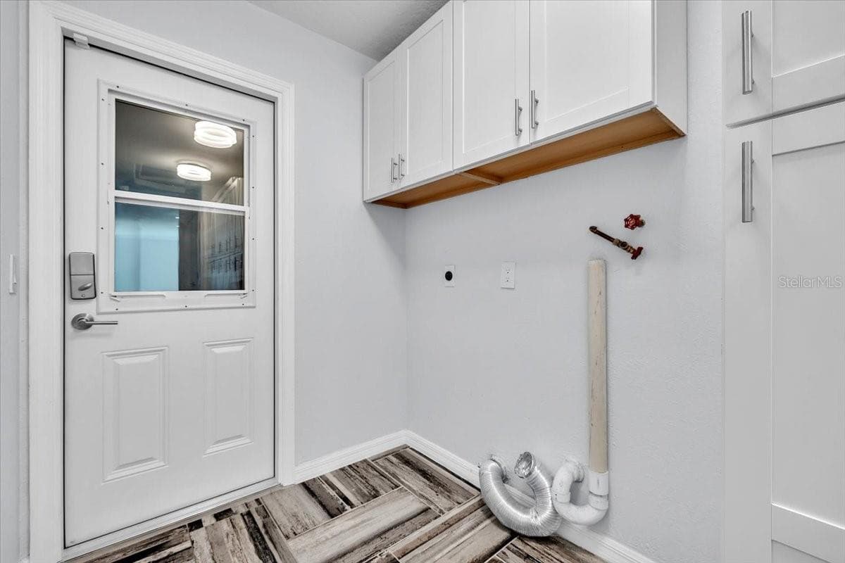 Single Family Residence at 795 S ELLICOTT CIR, PORT CHARLOTTE, photo 45 of 86