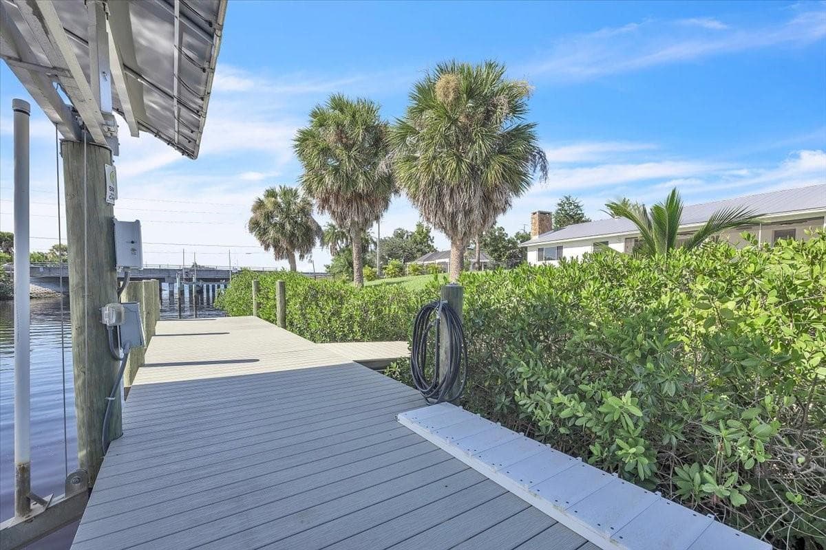 Single Family Residence at 795 S ELLICOTT CIR, PORT CHARLOTTE, photo 77 of 86