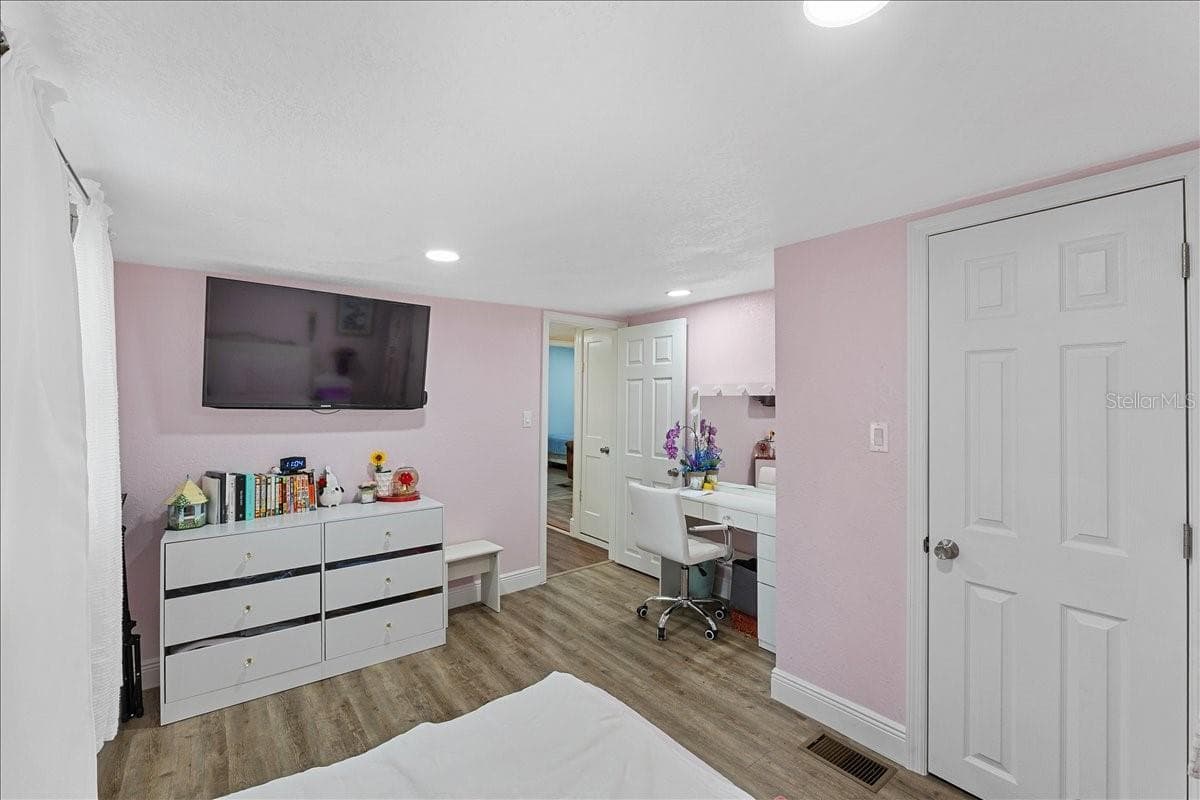 Manufactured Home at 306 AVENUE A WAHNETA E, WINTER HAVEN, photo 11 of 33