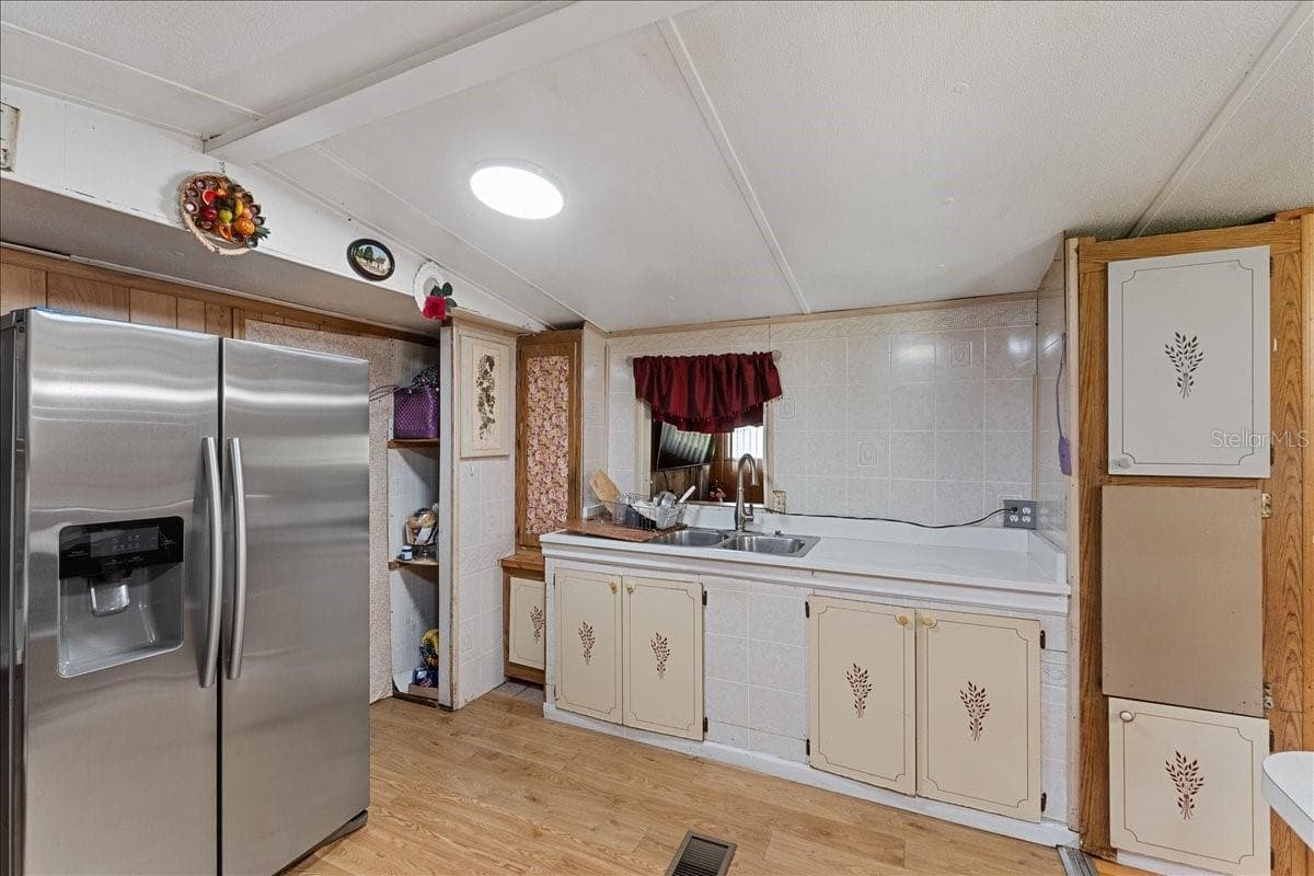 Manufactured Home at 306 AVENUE A WAHNETA E, WINTER HAVEN, photo 17 of 33