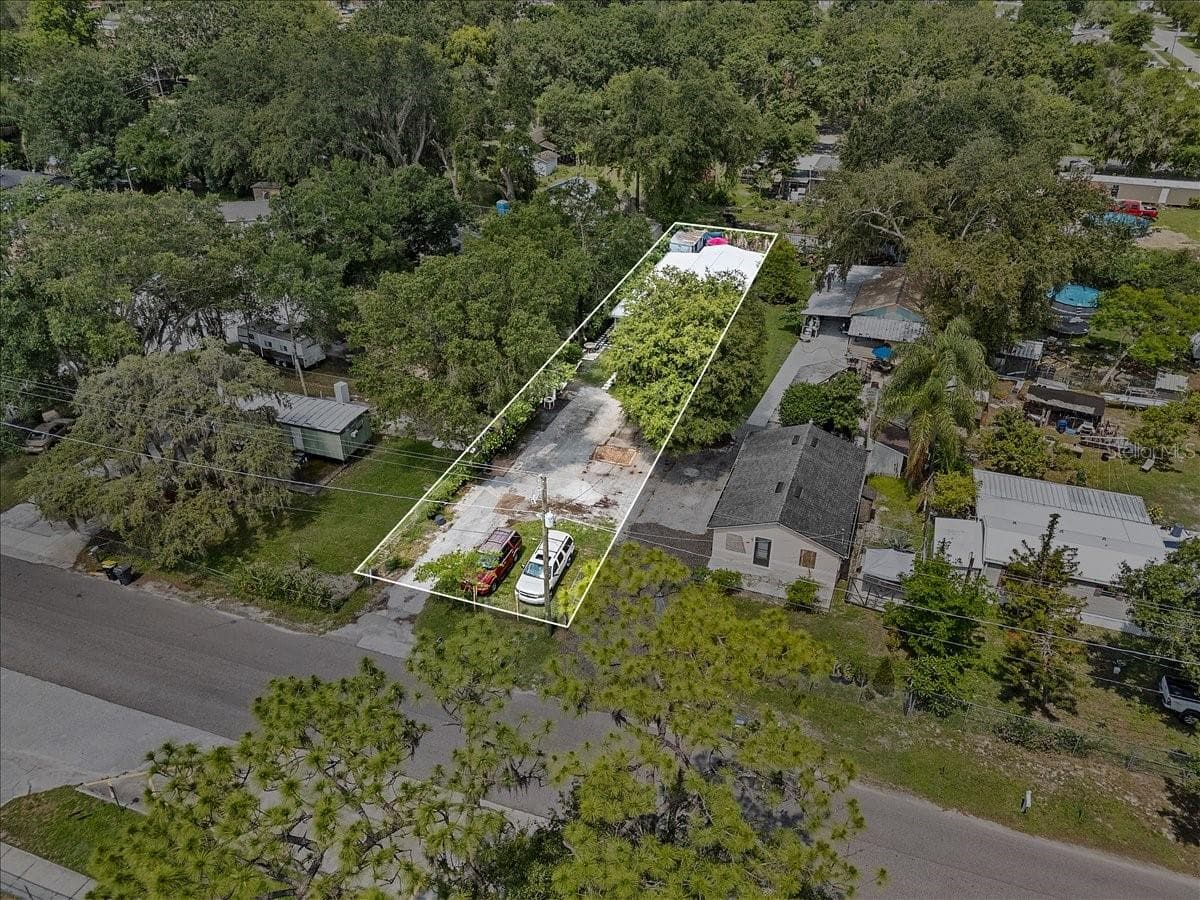 Manufactured Home at 306 AVENUE A WAHNETA E, WINTER HAVEN, photo 32 of 33