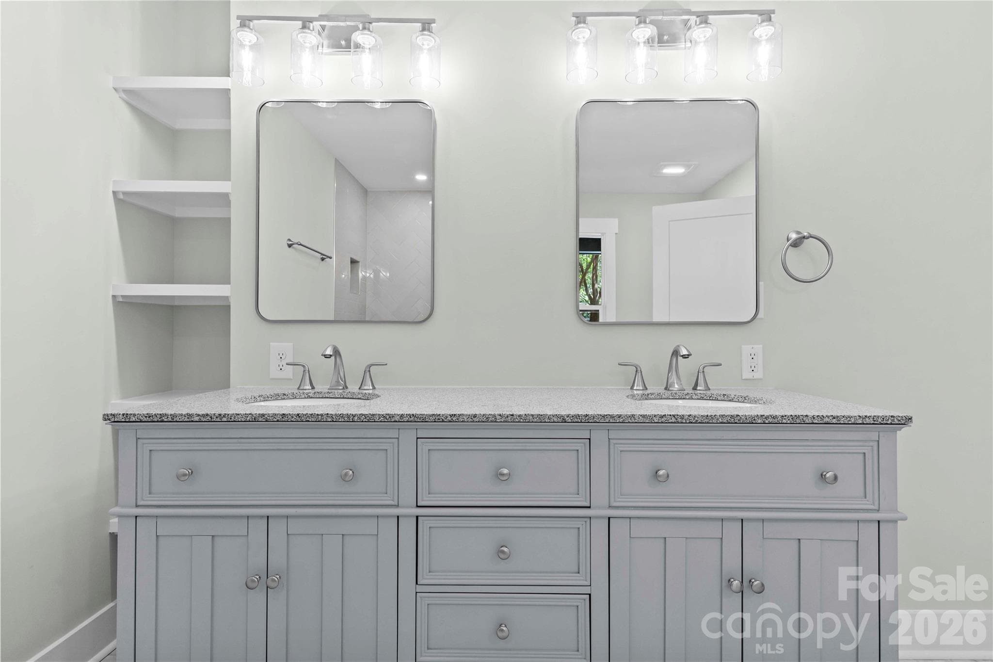 Master vanity - 614 S Magnolia Street, Mooresville