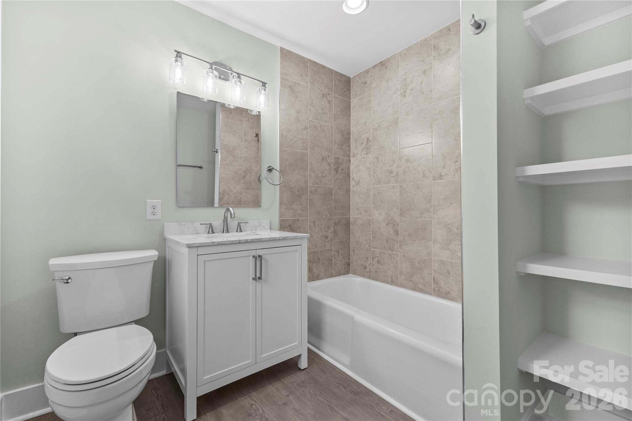 2nd ensuite - 614 S Magnolia Street, Mooresville
