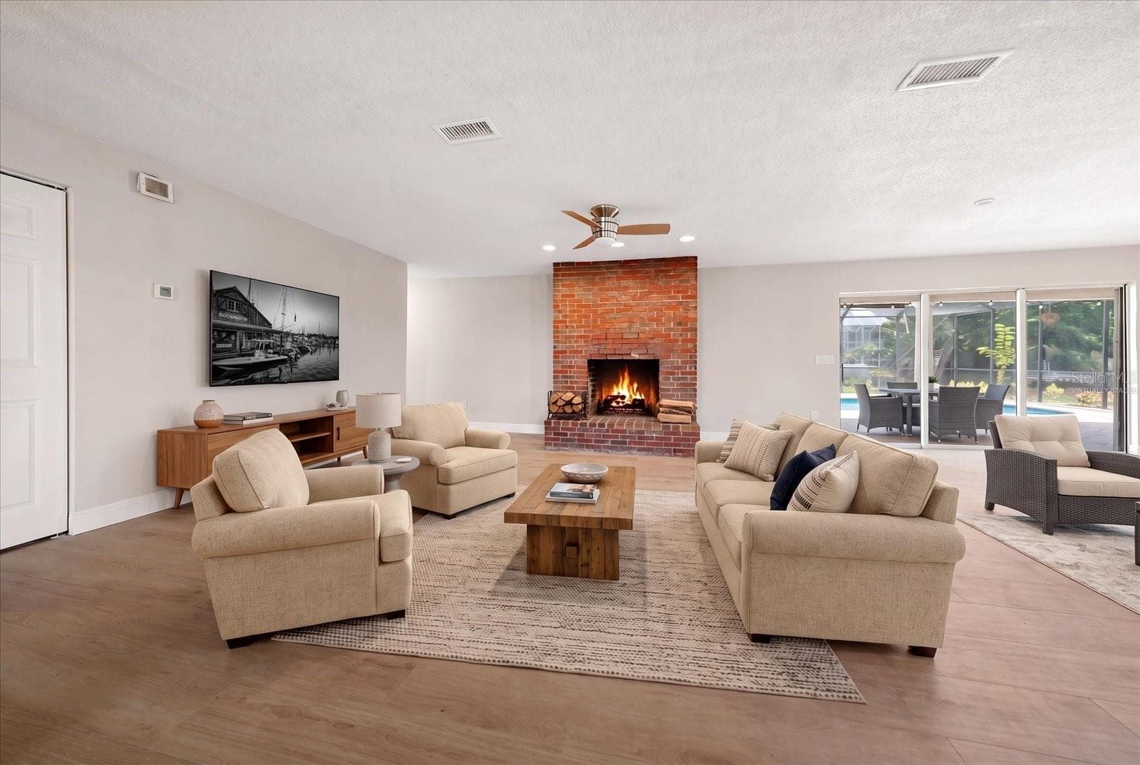 Virtually staged - 1641 SHERBROOK RD, CLEARWATER
