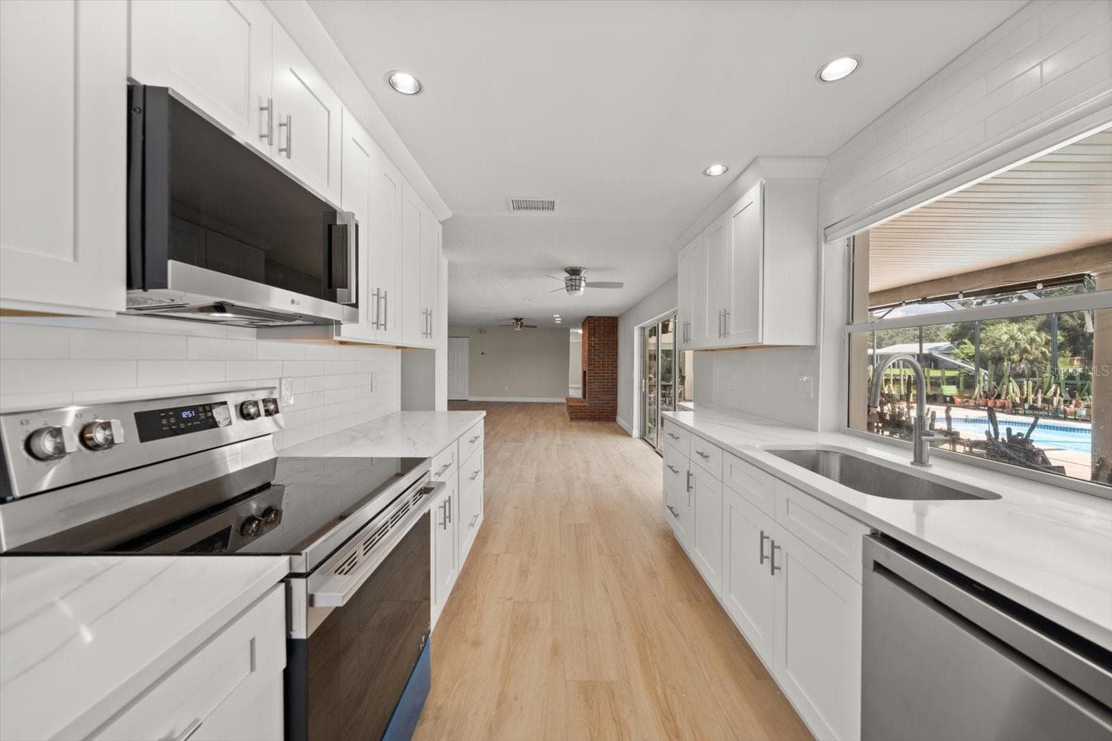 Single Family Residence at 1641 SHERBROOK RD, CLEARWATER, photo 10 of 53