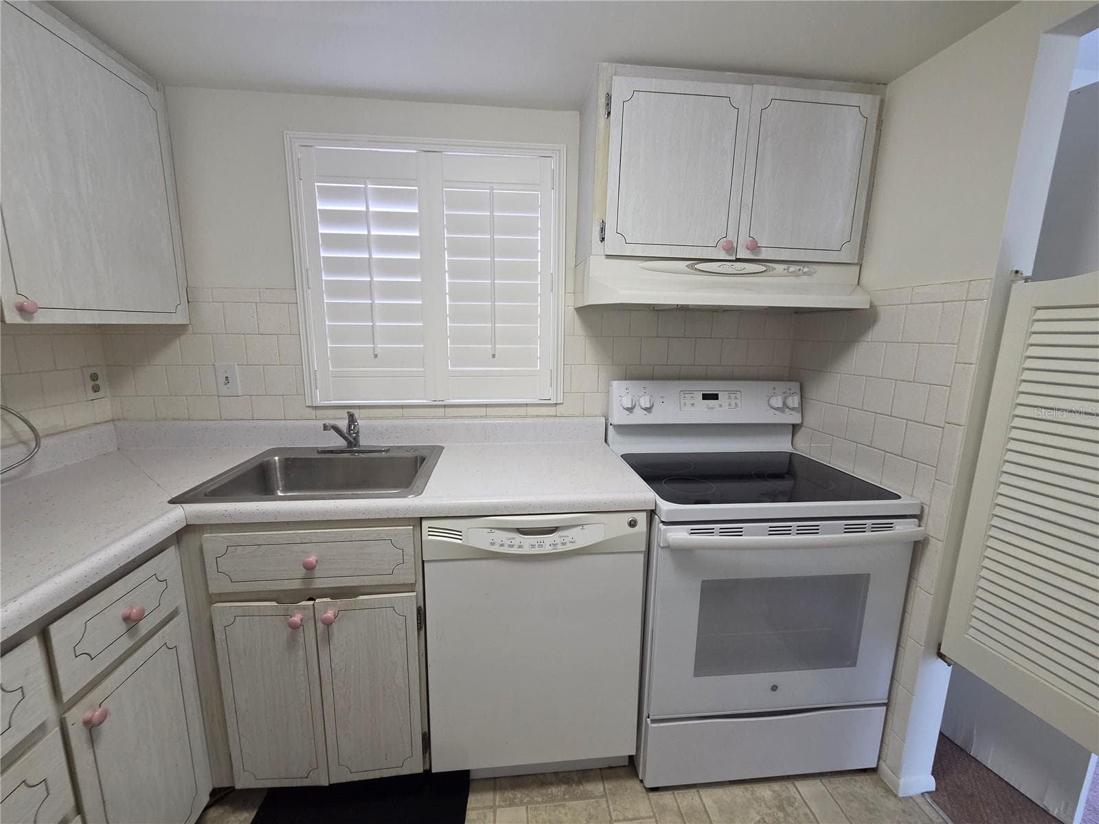 Condominium at 1542 LEISURE DR #N22, BRADENTON, photo 7 of 15