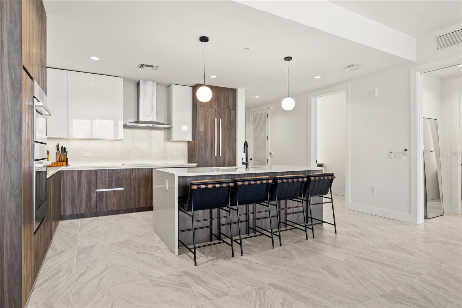 Condominium at 777 3RD AVE N #806, ST PETERSBURG, photo 12 of 58