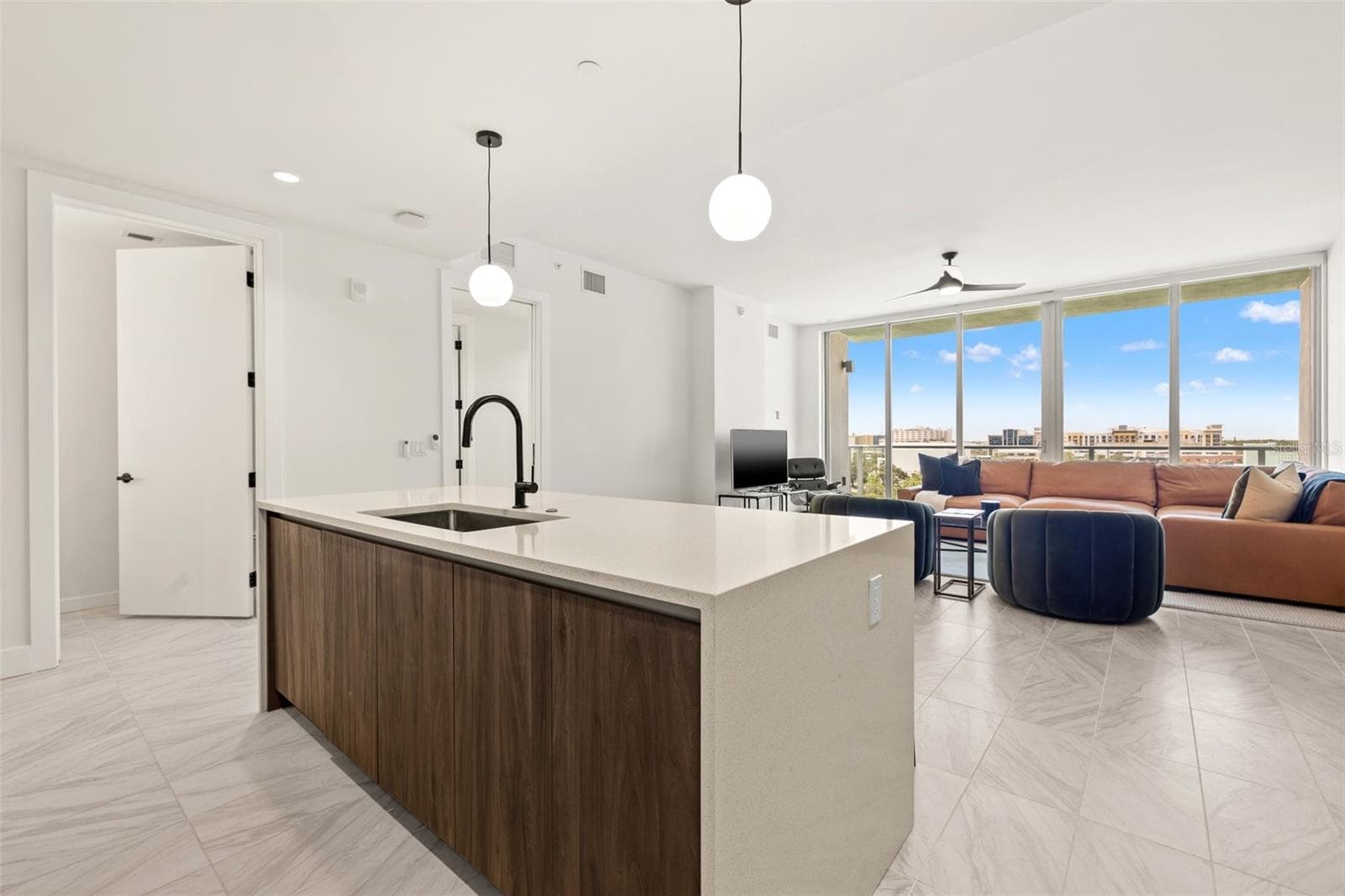 Condominium at 777 3RD AVE N #806, ST PETERSBURG, photo 15 of 58