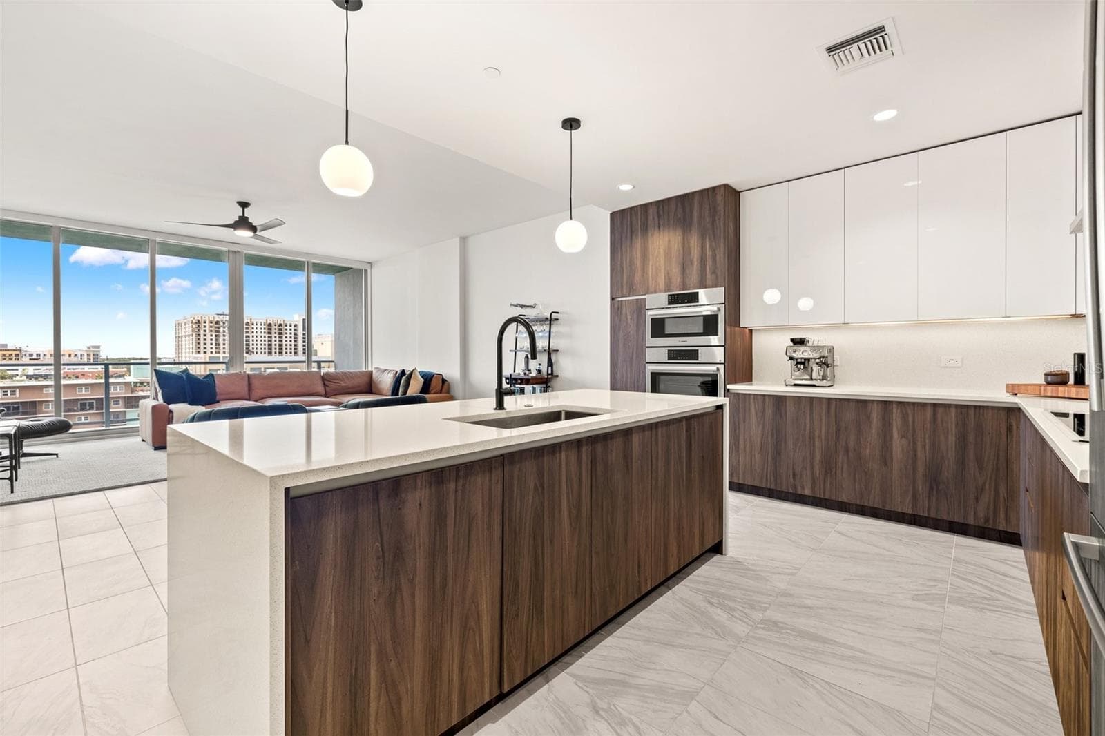 Condominium at 777 3RD AVE N #806, ST PETERSBURG, photo 16 of 58