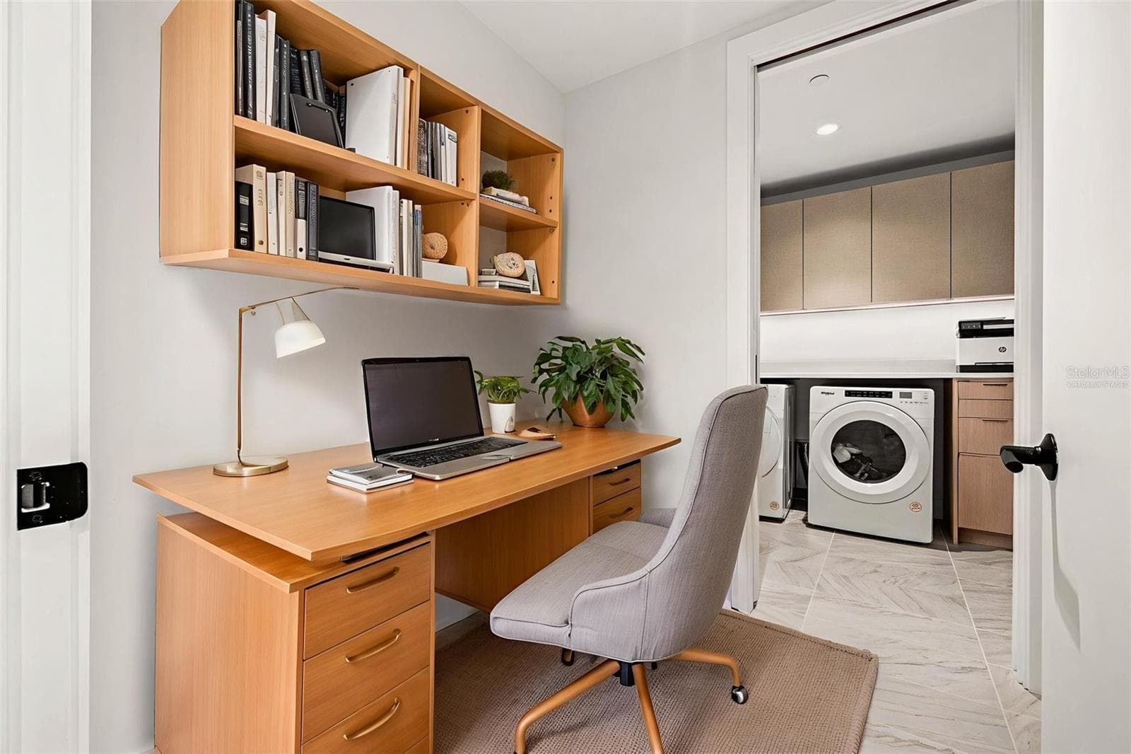 Bonus/Flex Space Virtually Staged as an Office - 777 3RD AVE N #806, ST PETERSBURG