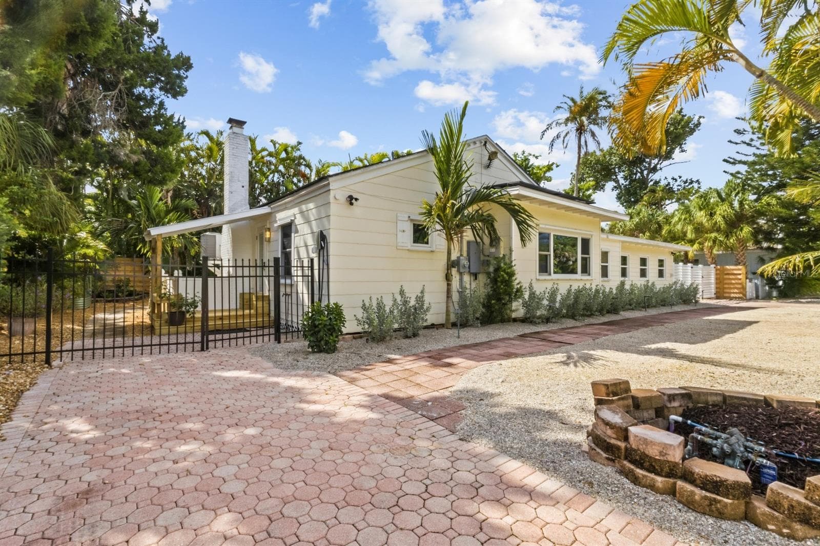 Single Family Residence at 760 LONGBOAT CT, LONGBOAT KEY, photo 2 of 34
