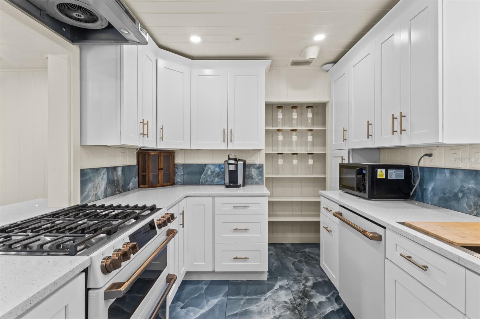 Single Family Residence at 760 LONGBOAT CT, LONGBOAT KEY, photo 9 of 34