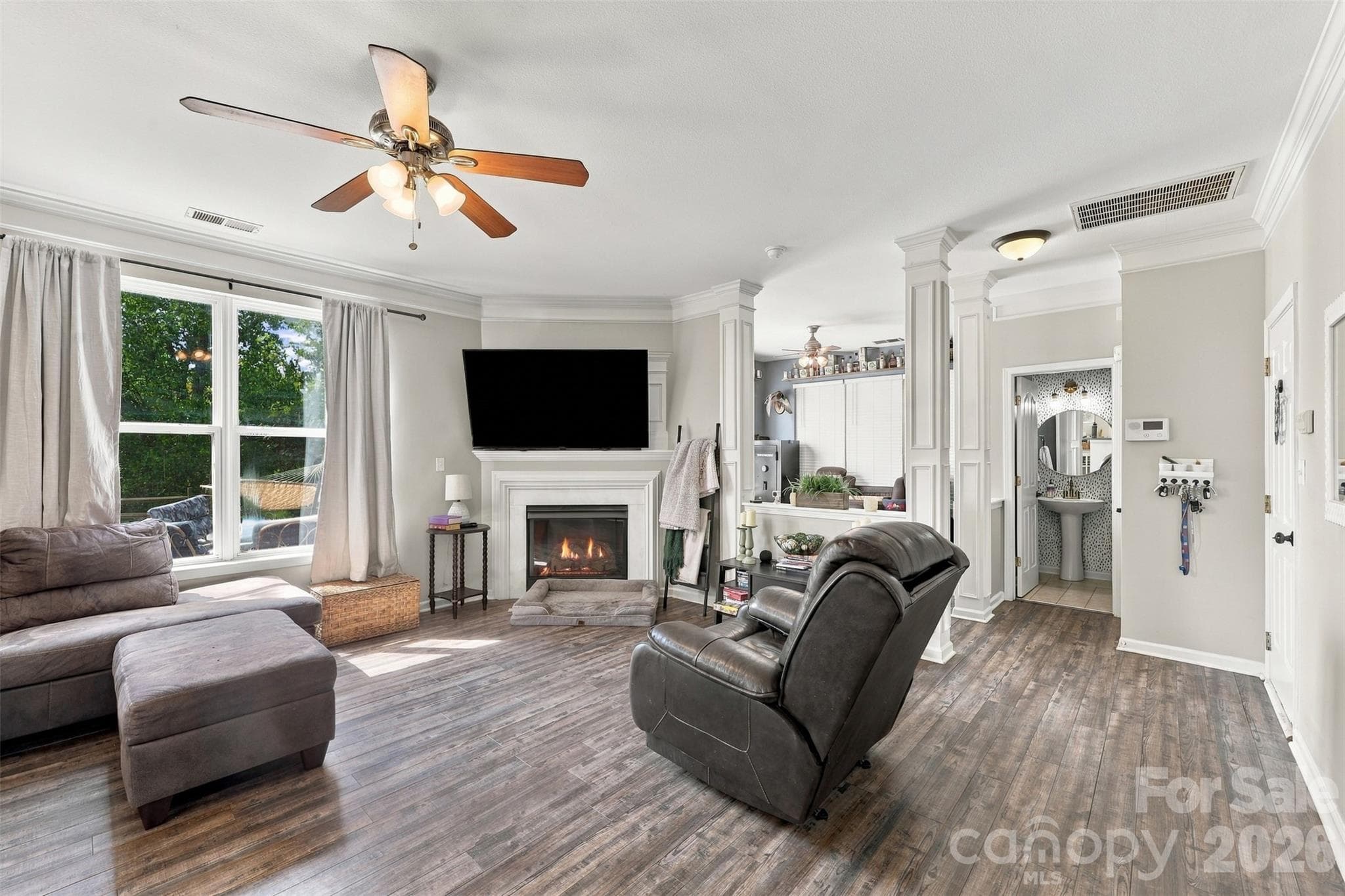 Single Family Residence at 915 Rocky Meadows Lane, Concord, photo 9 of 43
