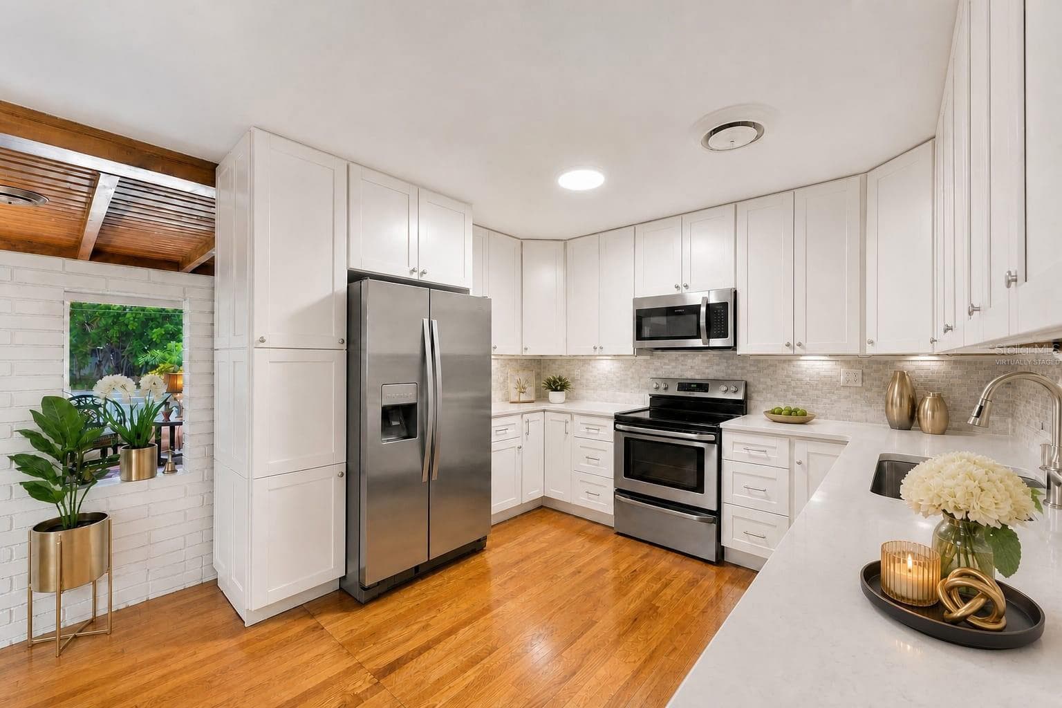 virtually staged - 443 PARK ST N, ST PETERSBURG