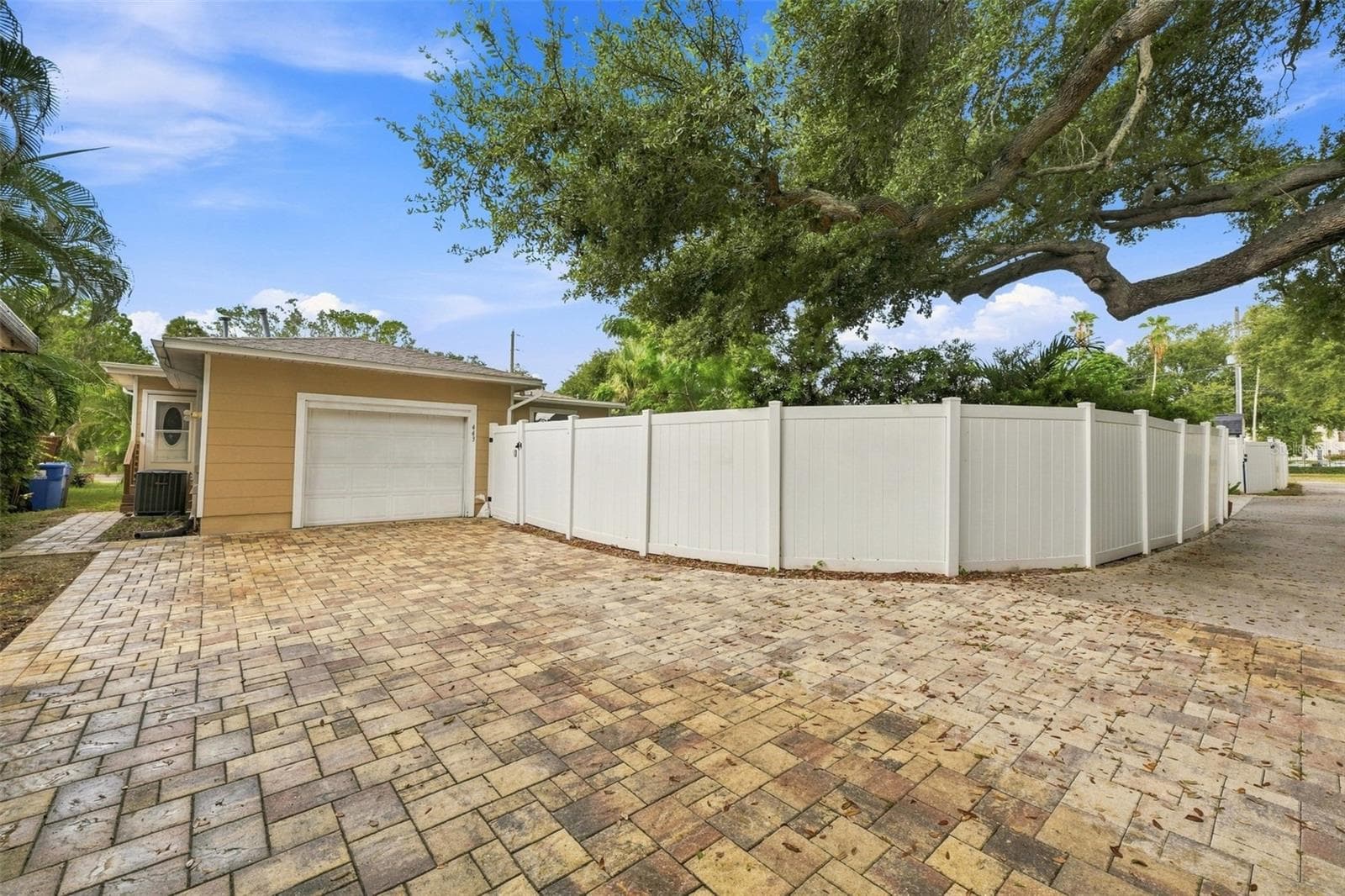 Single Family Residence at 443 PARK ST N, ST PETERSBURG, photo 20 of 23