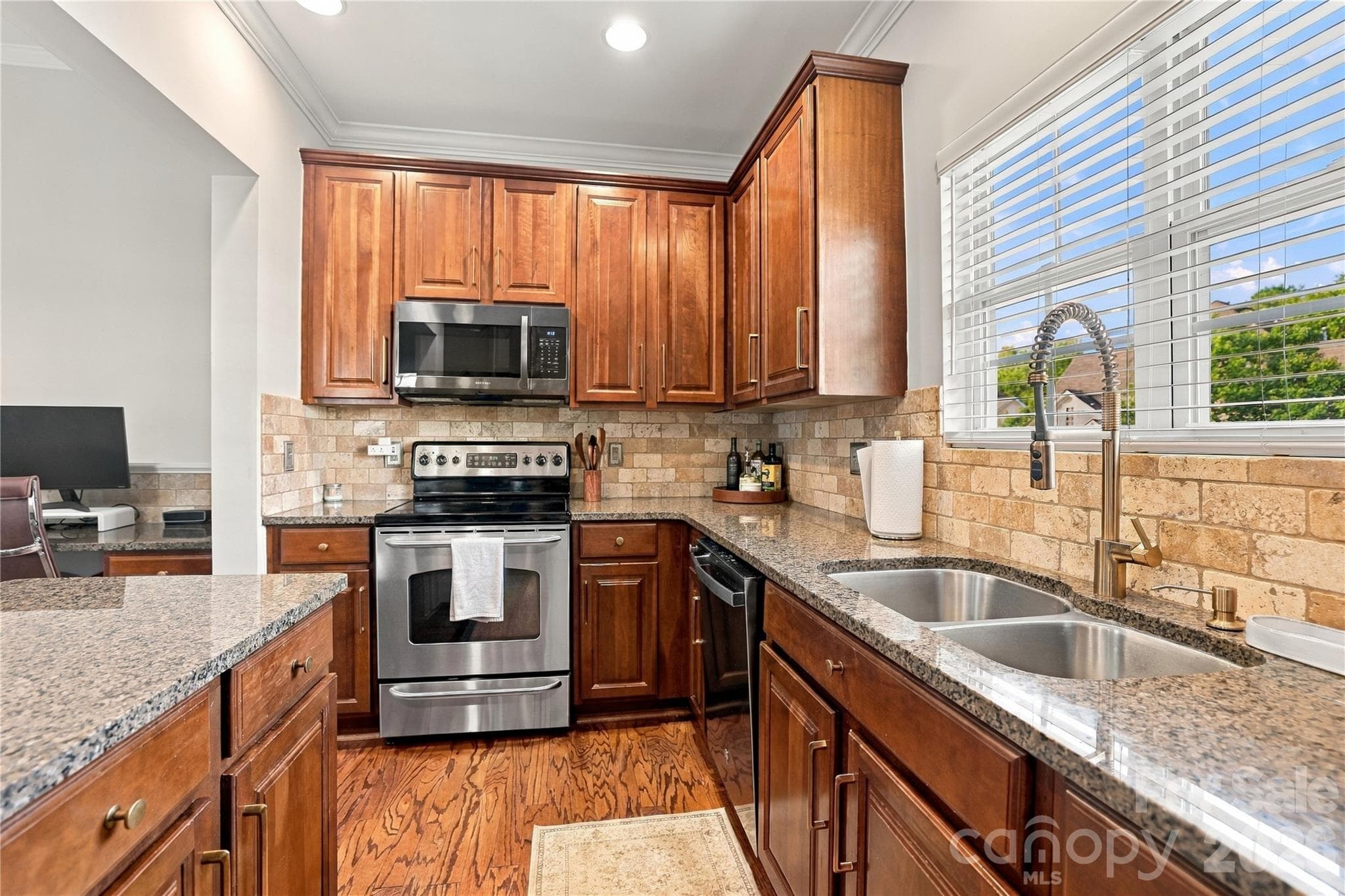 Stainless appliances - 15329 Jade Street, Charlotte