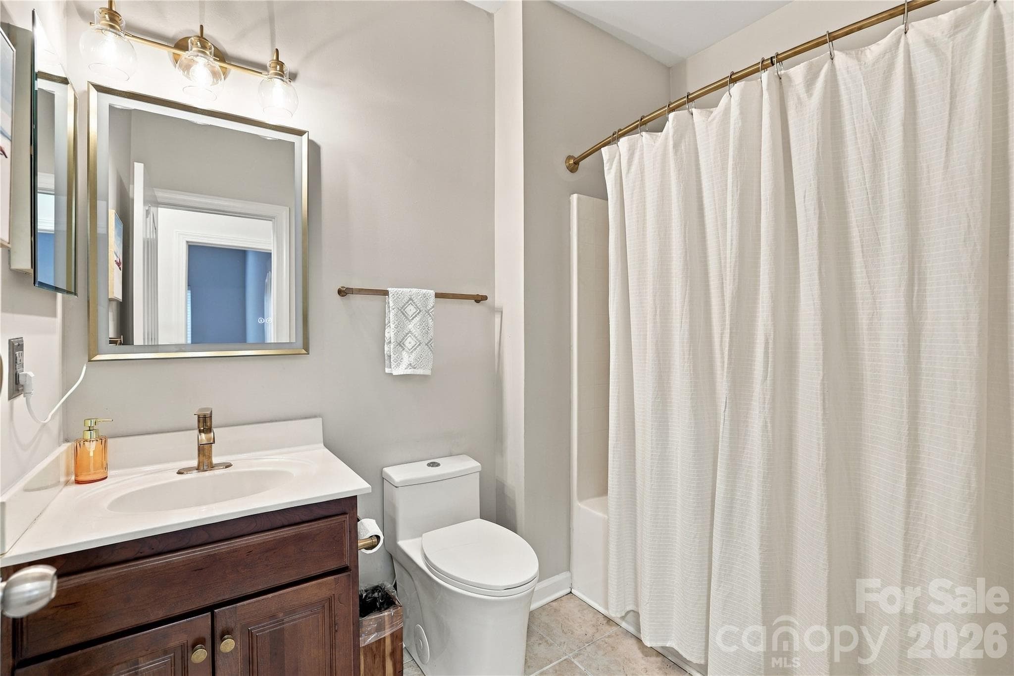 Secondary full bath - 15329 Jade Street, Charlotte