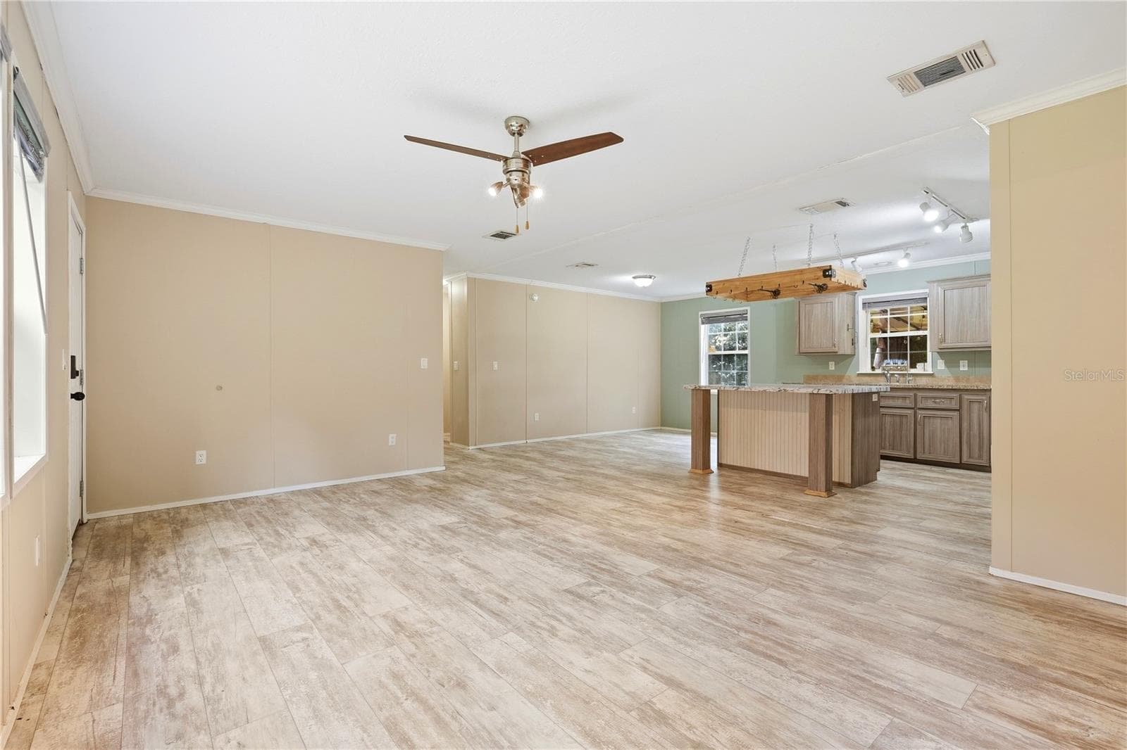 Manufactured Home at 5685 SW 57TH DR, LAKE BUTLER, photo 5 of 30
