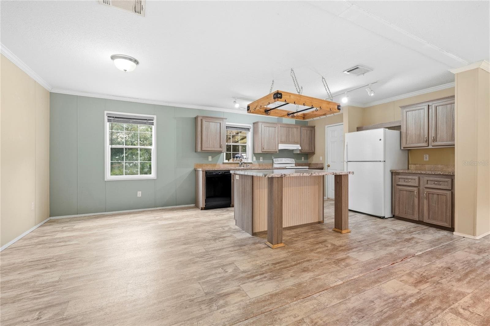 Manufactured Home at 5685 SW 57TH DR, LAKE BUTLER, photo 8 of 30
