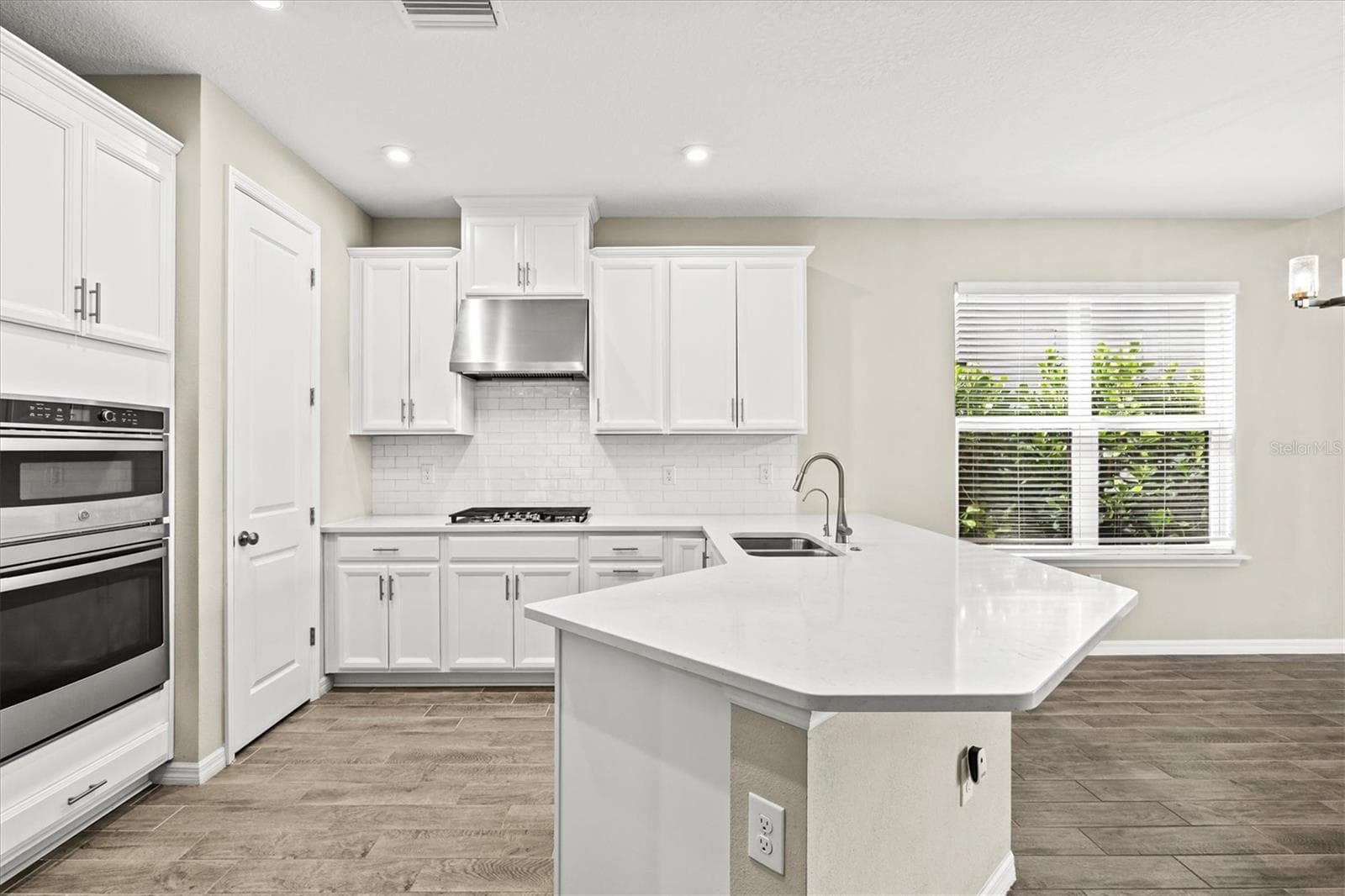 Single Family Residence at 15233 SHADY PALMS LN, NOKOMIS, photo 11 of 64