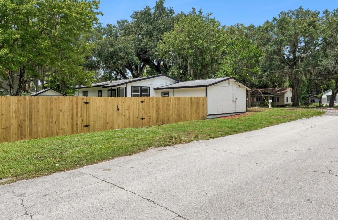 Single Family Residence at 1910 CURRY FORD RD, ORLANDO, photo 16 of 24