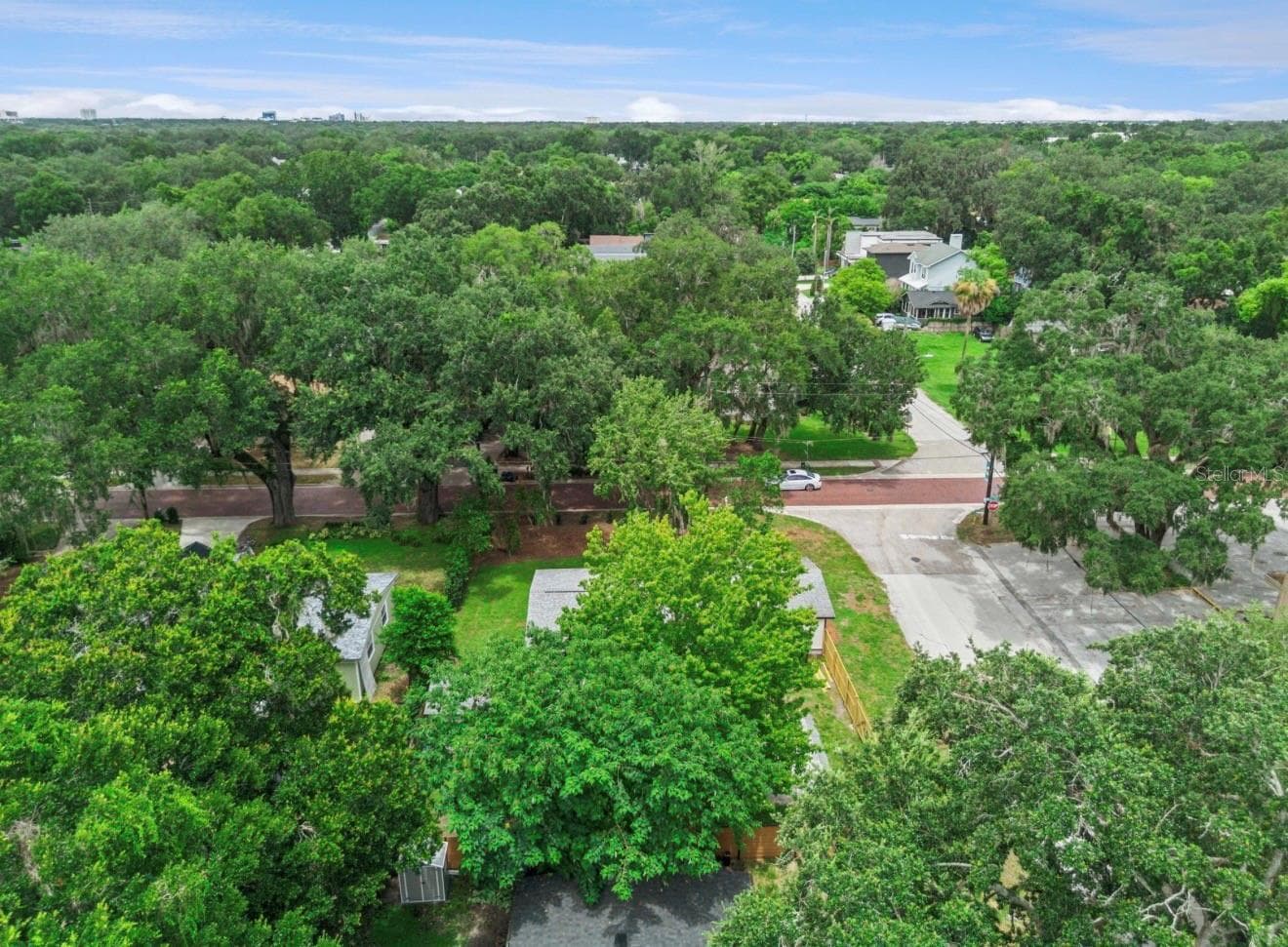 Single Family Residence at 1910 CURRY FORD RD, ORLANDO, photo 20 of 24