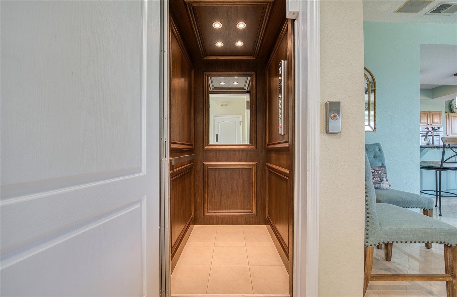 Elevator (1) - 103 ROYAL CT, SAFETY HARBOR