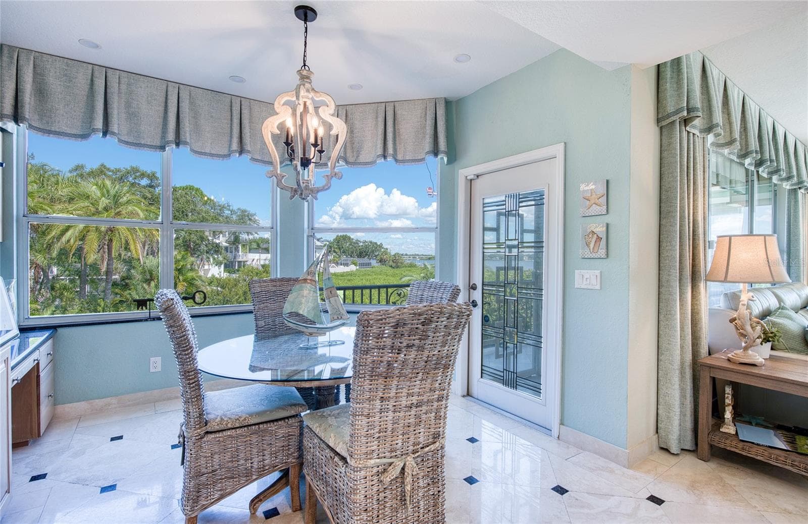 Breakfast nook (2) - 103 ROYAL CT, SAFETY HARBOR