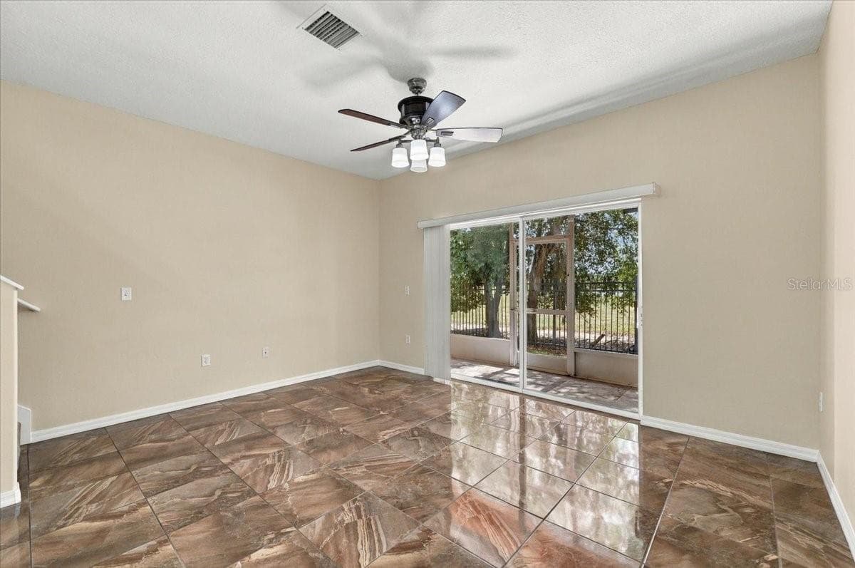 Townhouse at 4189 WINDING VINE DR, LAKELAND, photo 11 of 40