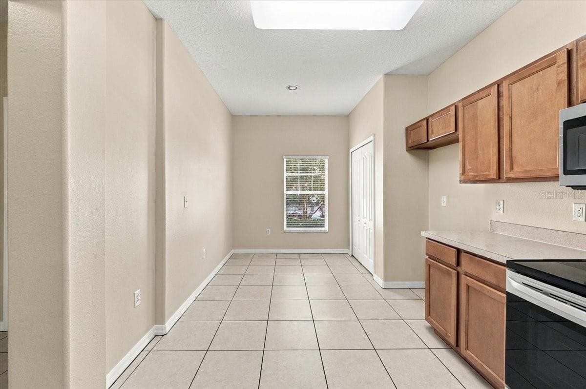 Townhouse at 4189 WINDING VINE DR, LAKELAND, photo 13 of 40
