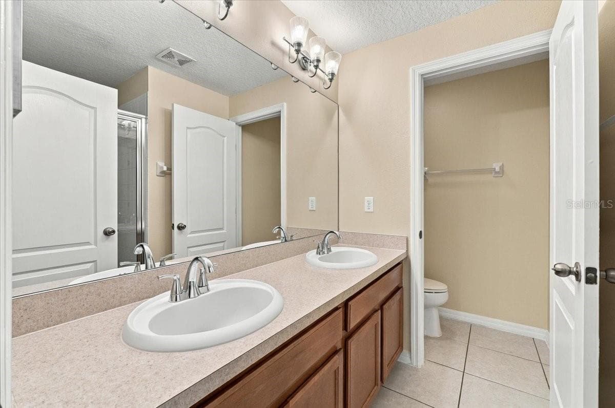 Townhouse at 4189 WINDING VINE DR, LAKELAND, photo 24 of 40