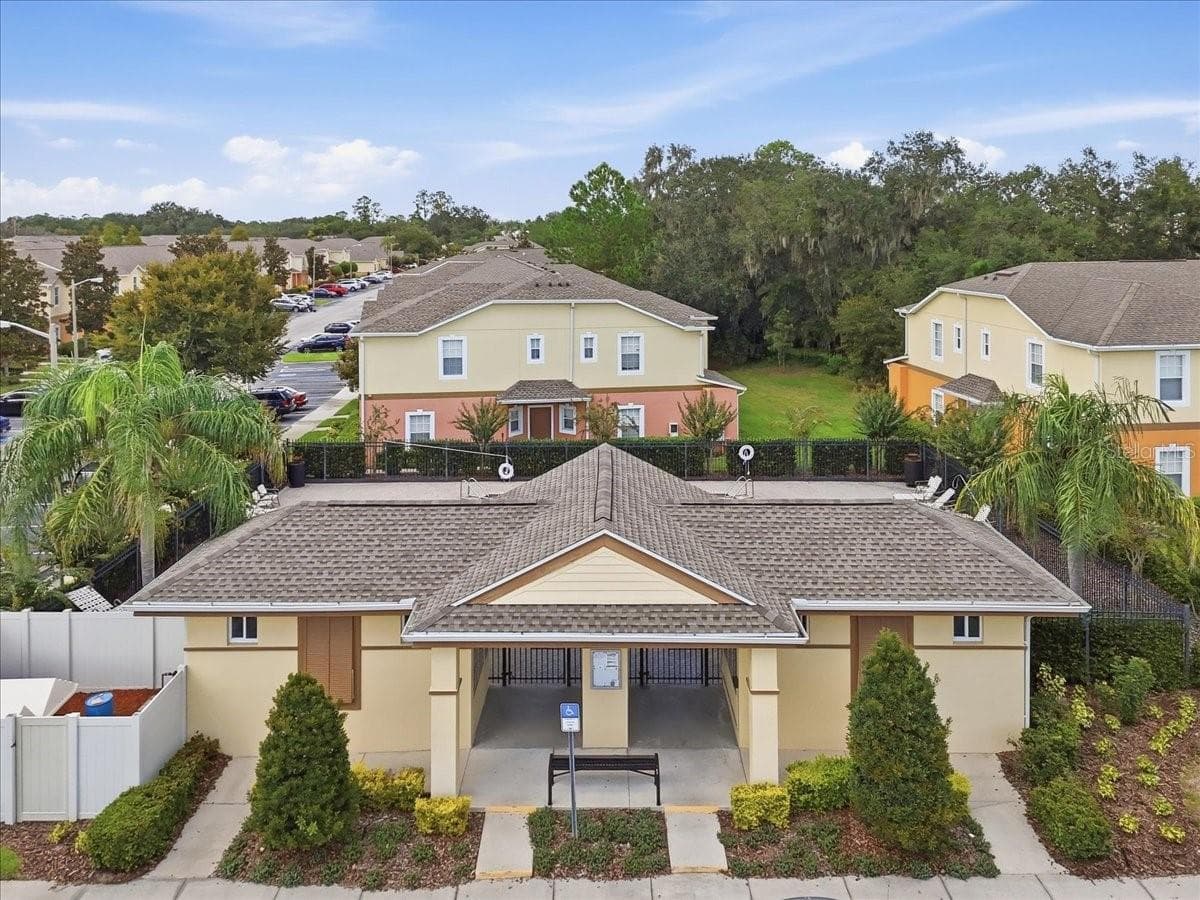 Townhouse at 4189 WINDING VINE DR, LAKELAND, photo 38 of 40