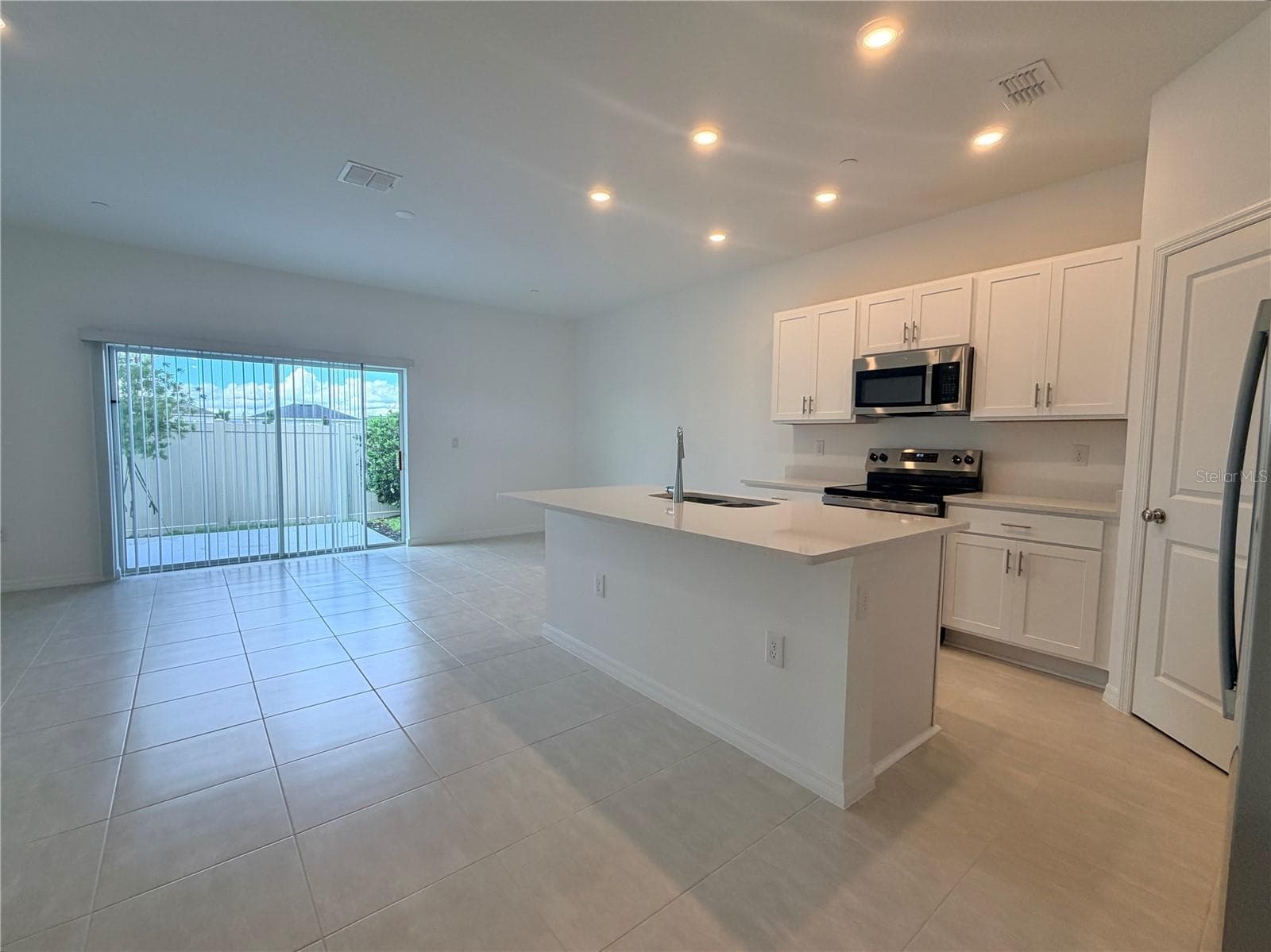 Townhouse at 2627 BALMERINO WAY, MOUNT DORA, photo 2 of 33