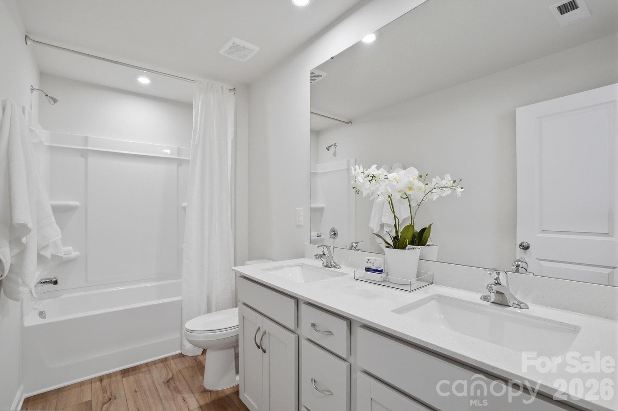 Bath 3 - 1452 McCollum Street, Monroe