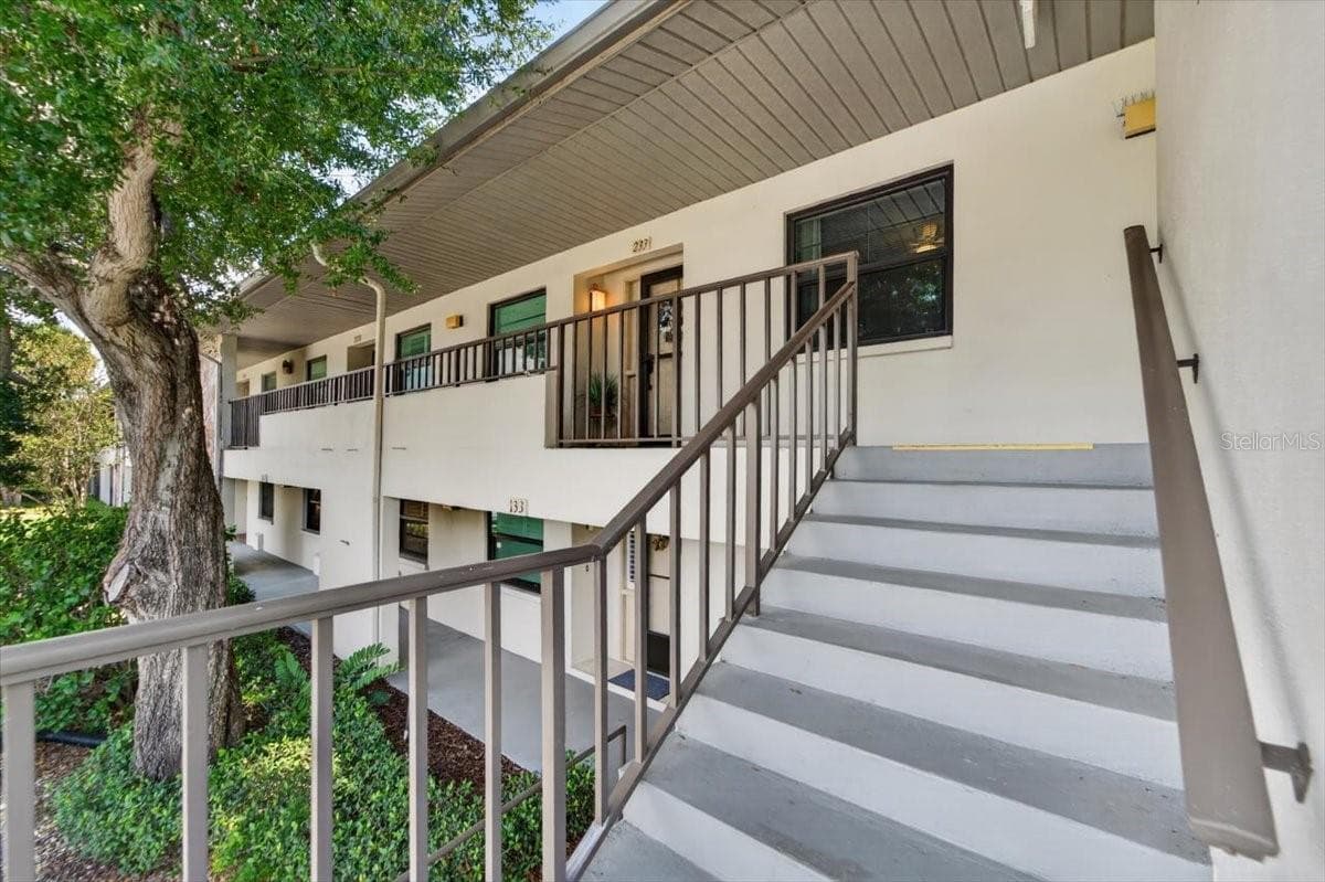 Harshaw Lake Park Condo - stairwell to 2nd (top) floor - 1601 43RD ST N #233, ST PETERSBURG