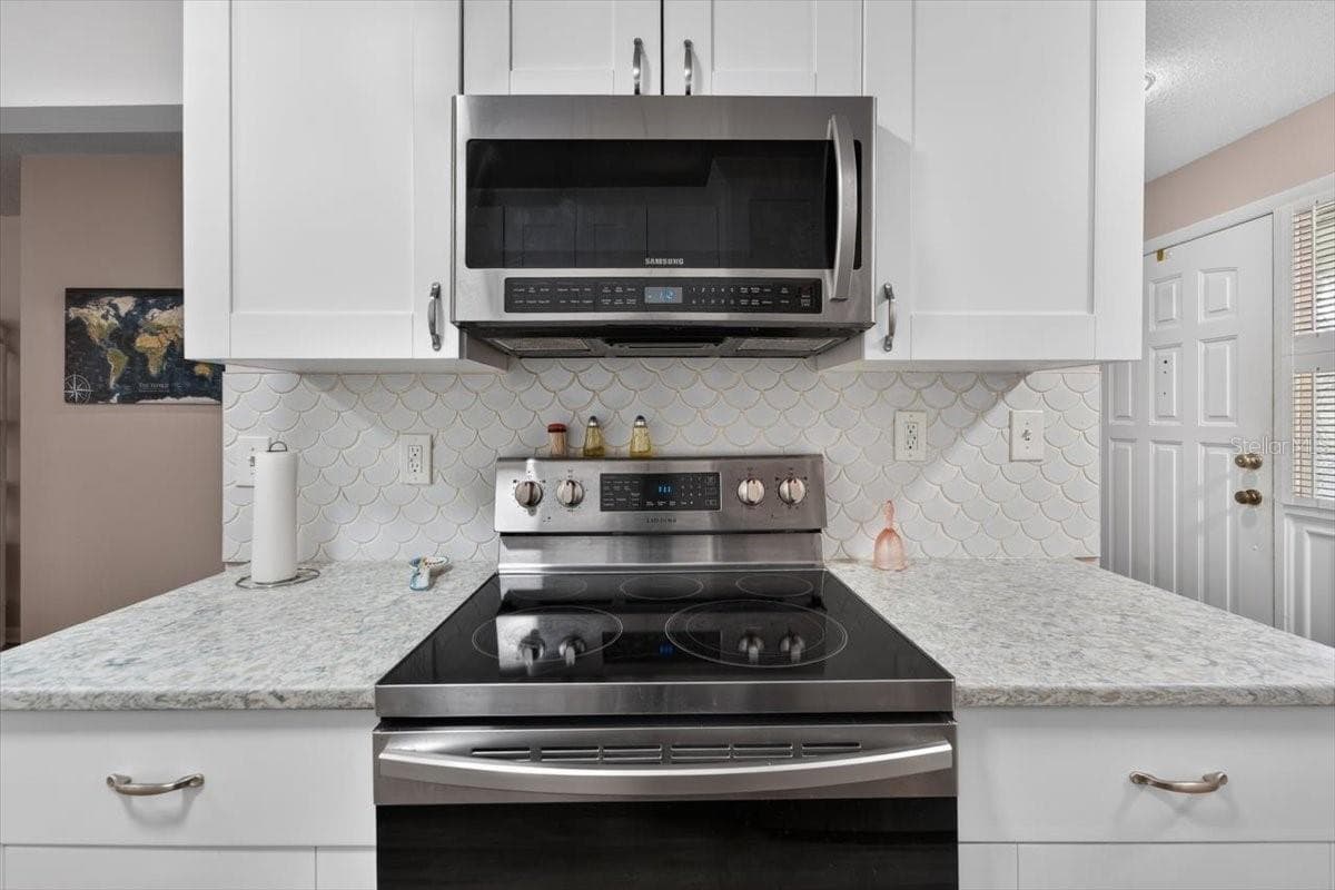 Condominium at 1601 43RD ST N #233, ST PETERSBURG, photo 13 of 39