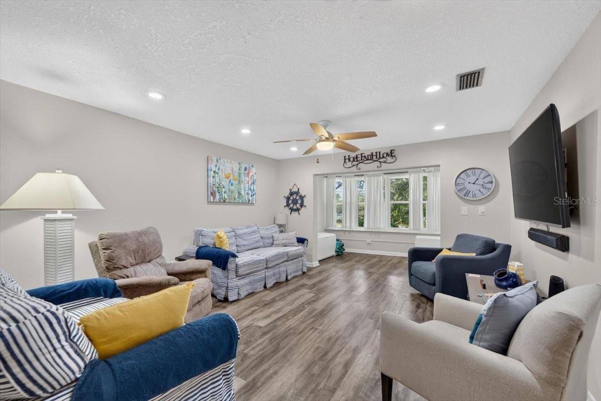 Living Room - 1601 43RD ST N #233, ST PETERSBURG